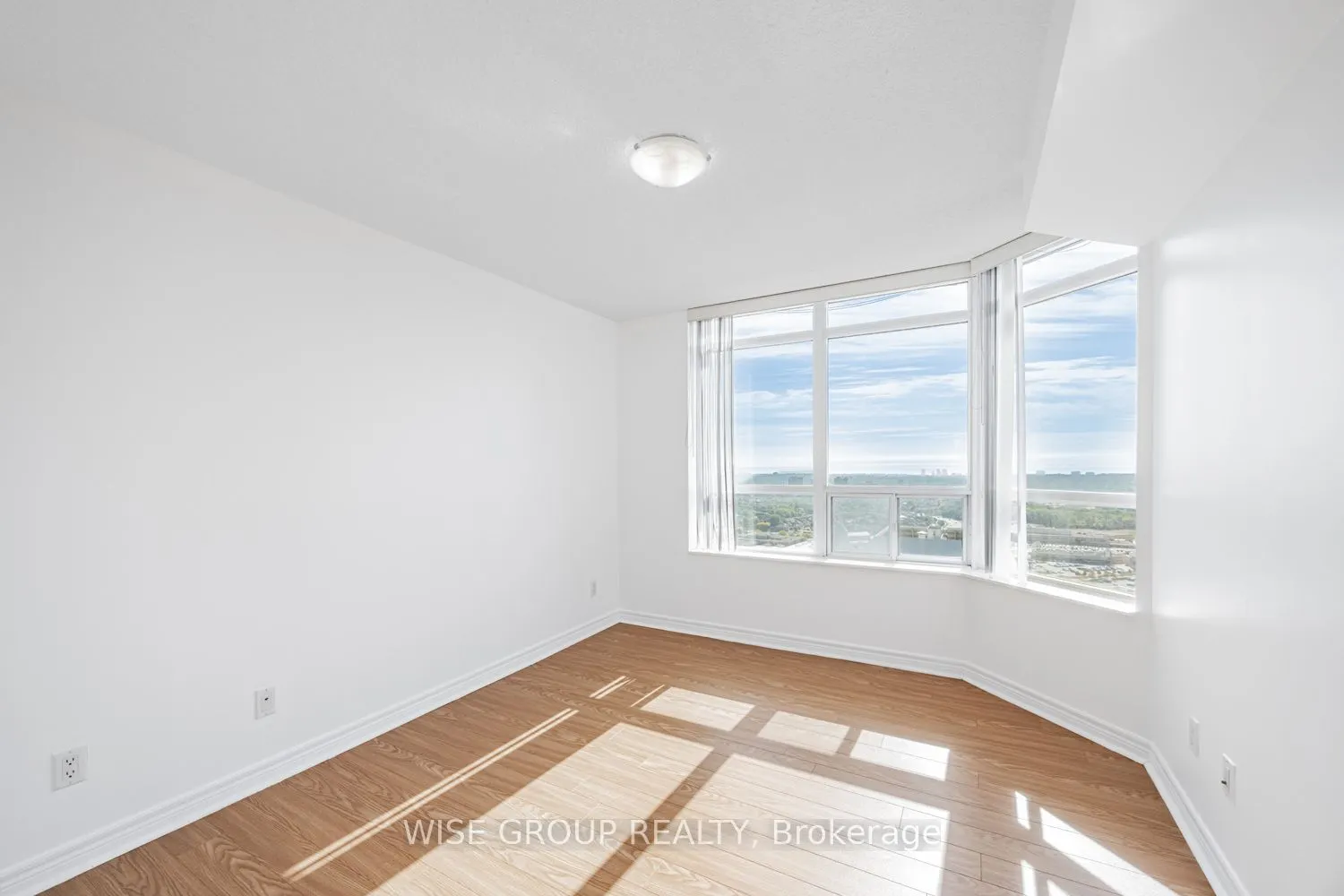 310 Burnhamthorpe Road W, #3012