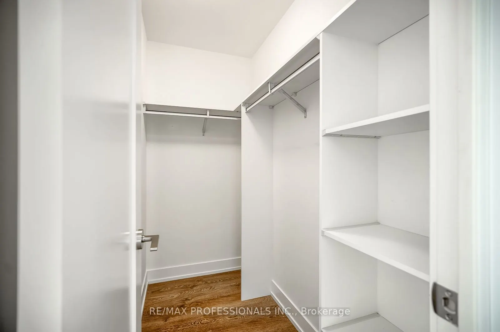 5 Mabelle Avenue, #4332