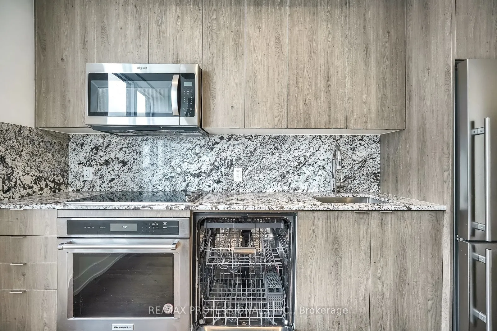 5 Mabelle Avenue, #4332