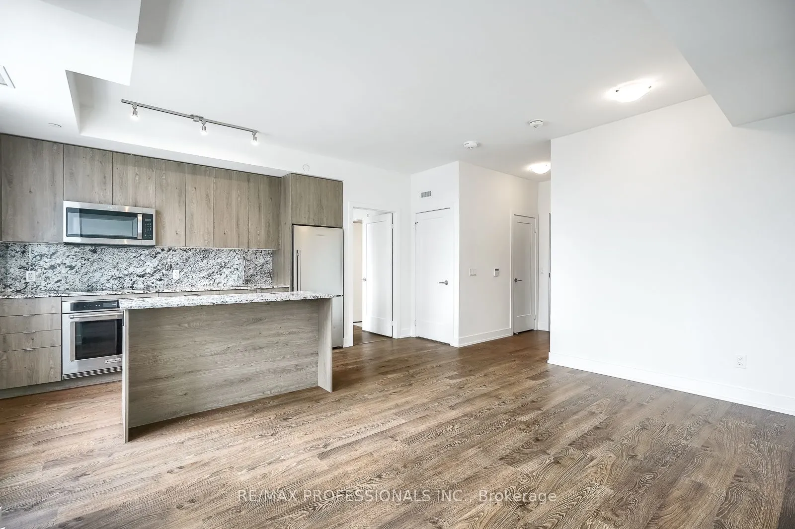 5 Mabelle Avenue, #4332