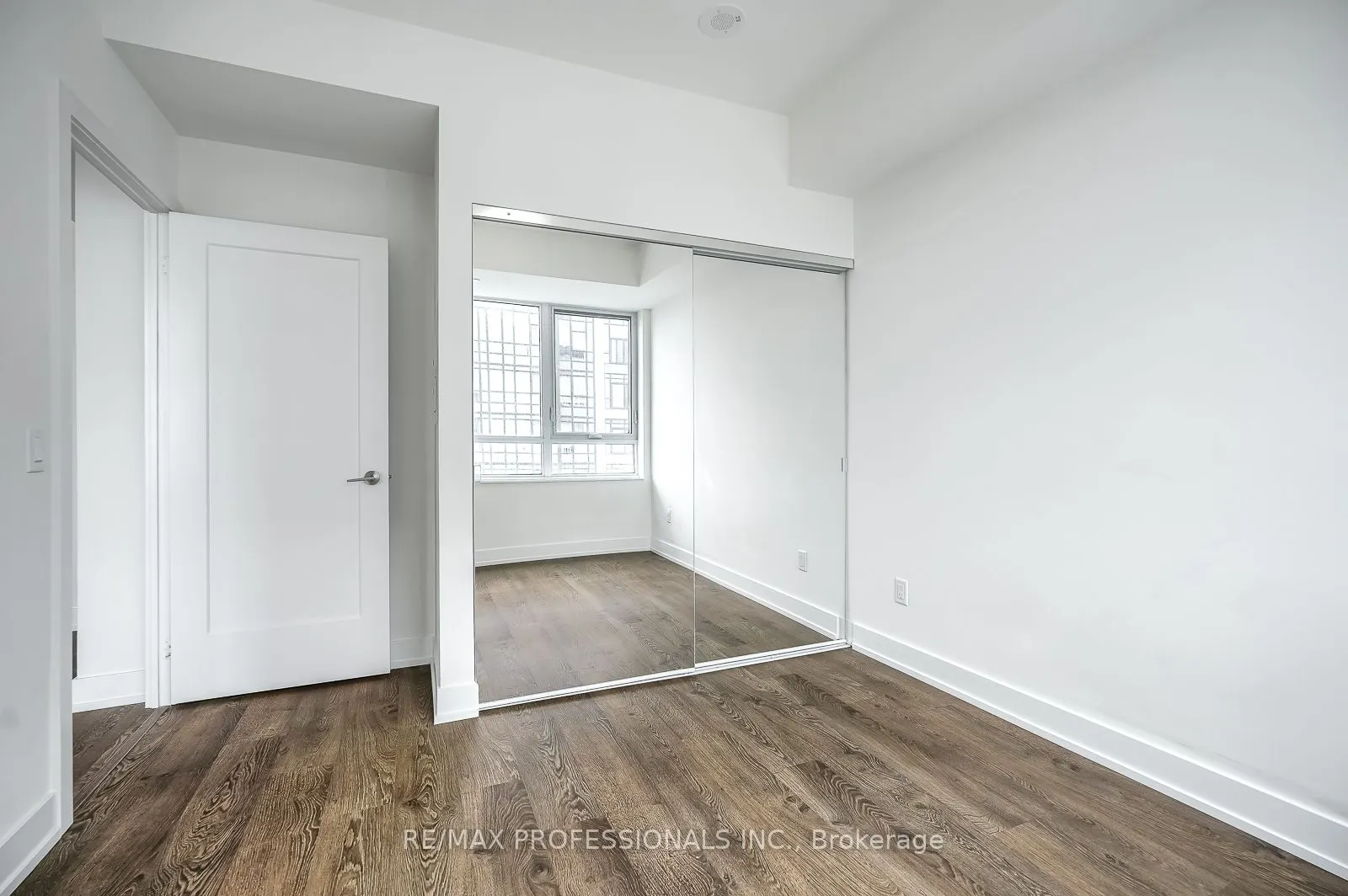 5 Mabelle Avenue, #4332