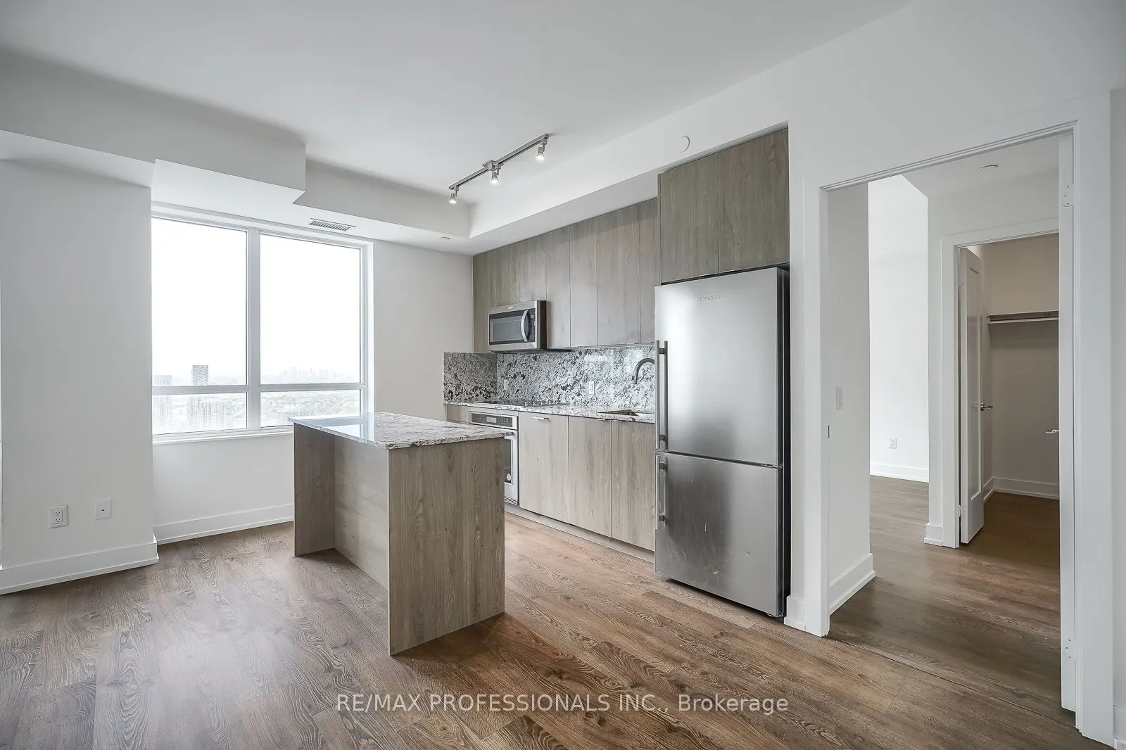 5 Mabelle Avenue, #4332