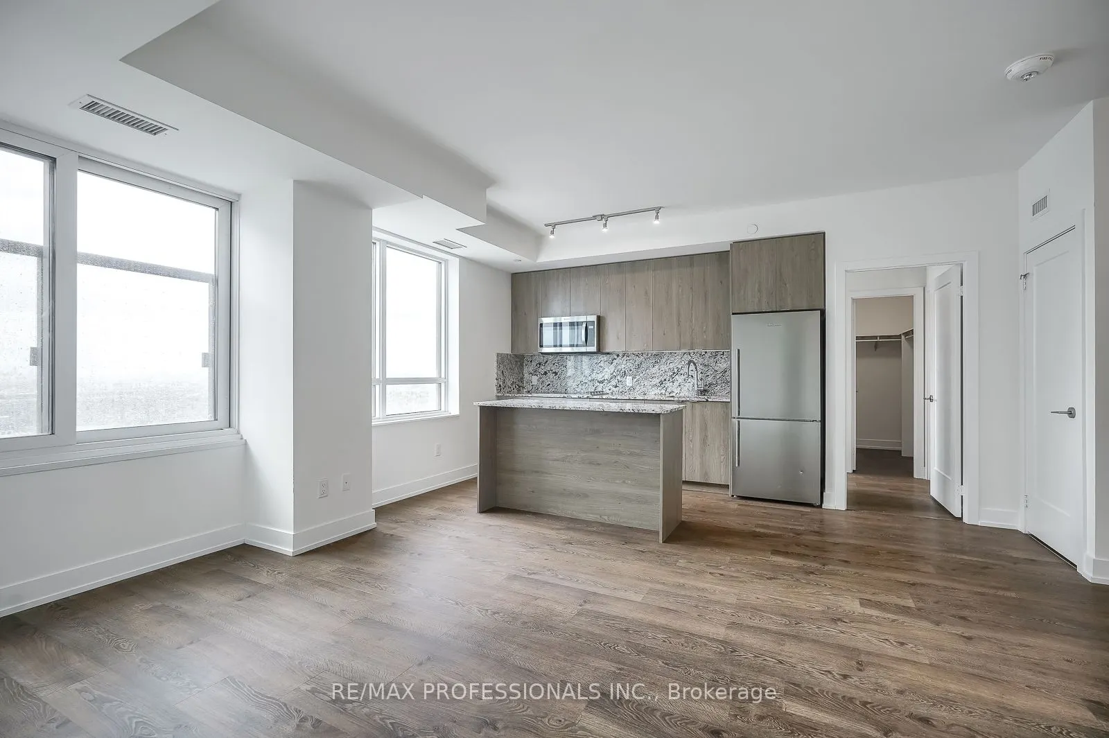 5 Mabelle Avenue, #4332