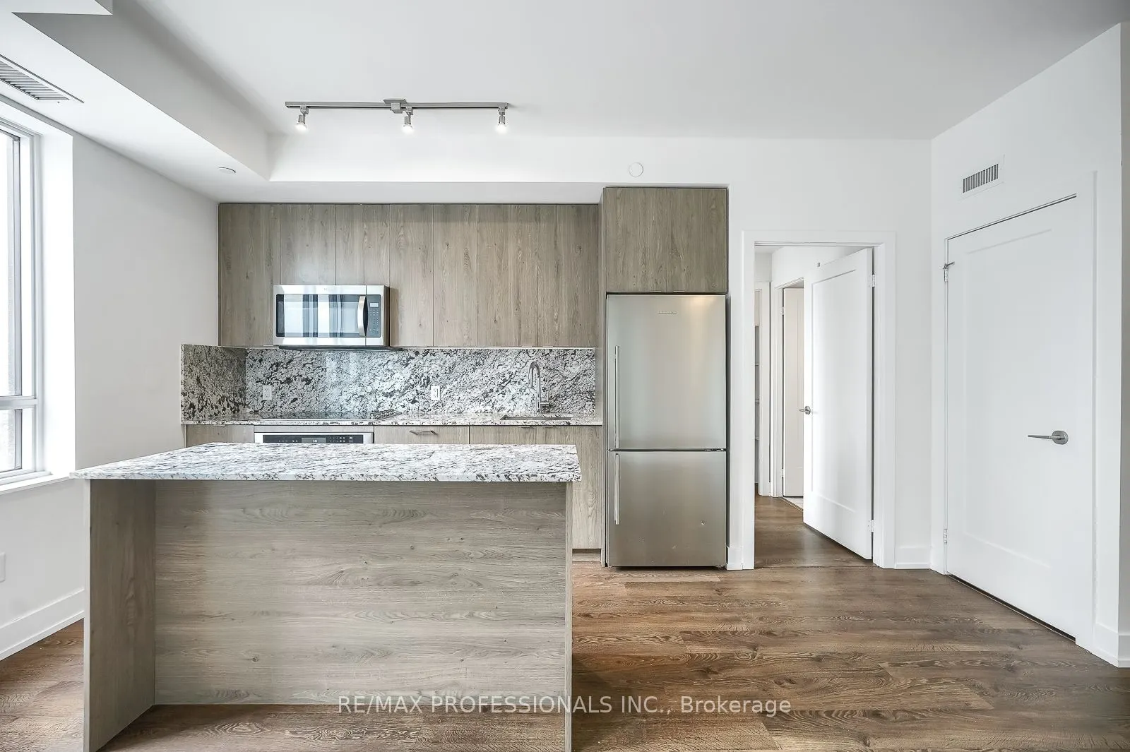 5 Mabelle Avenue, #4332
