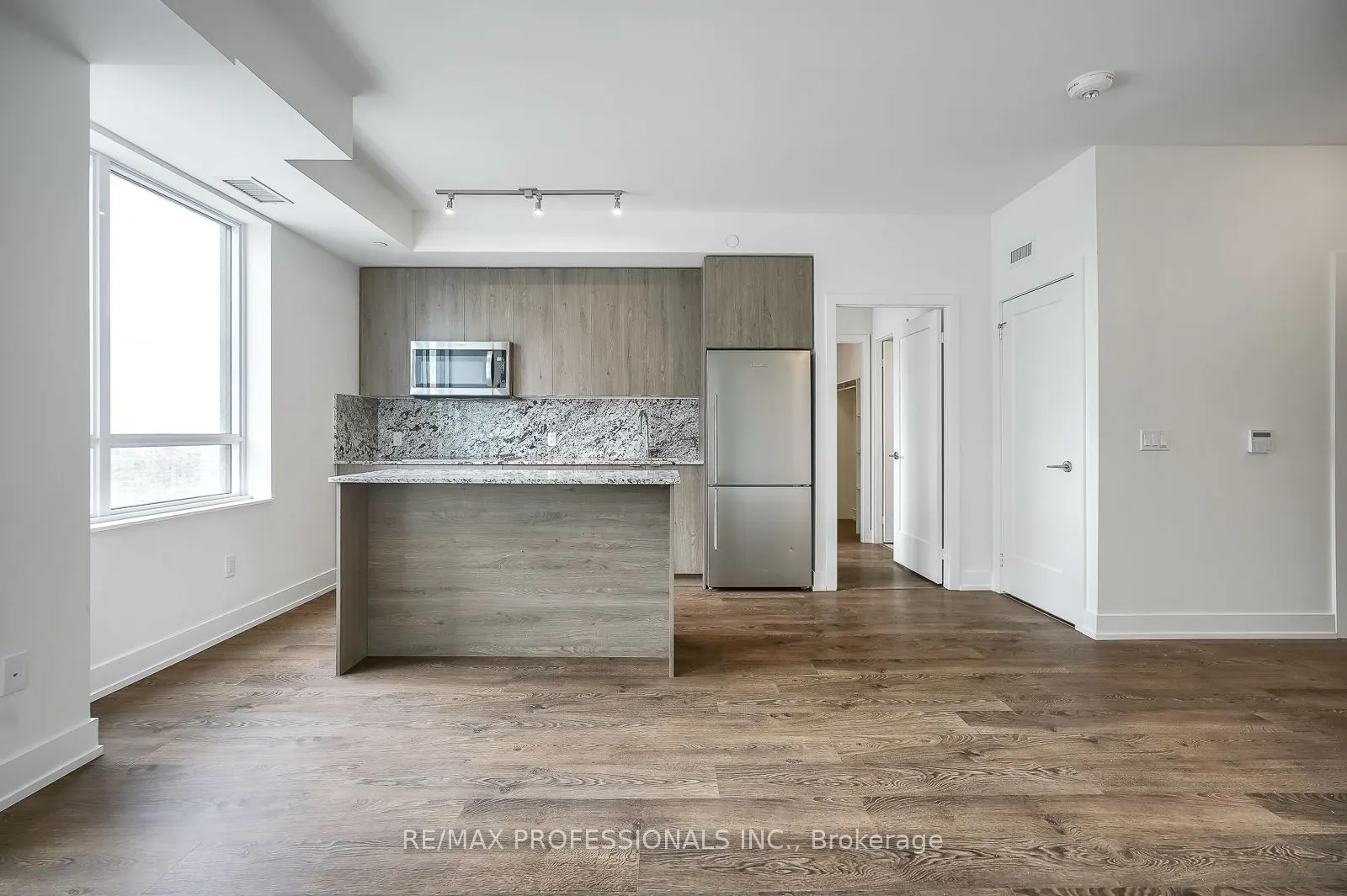 5 Mabelle Avenue, #4332