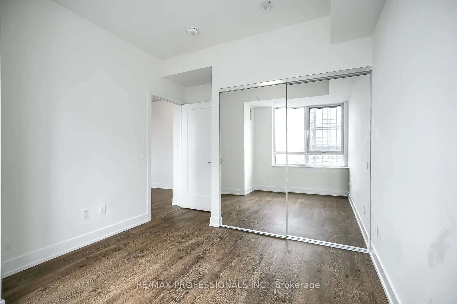 5 Mabelle Avenue, #4332