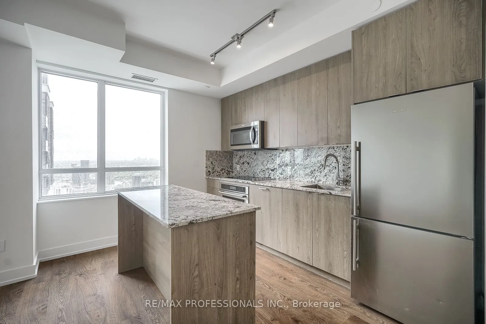 5 Mabelle Avenue, #4332