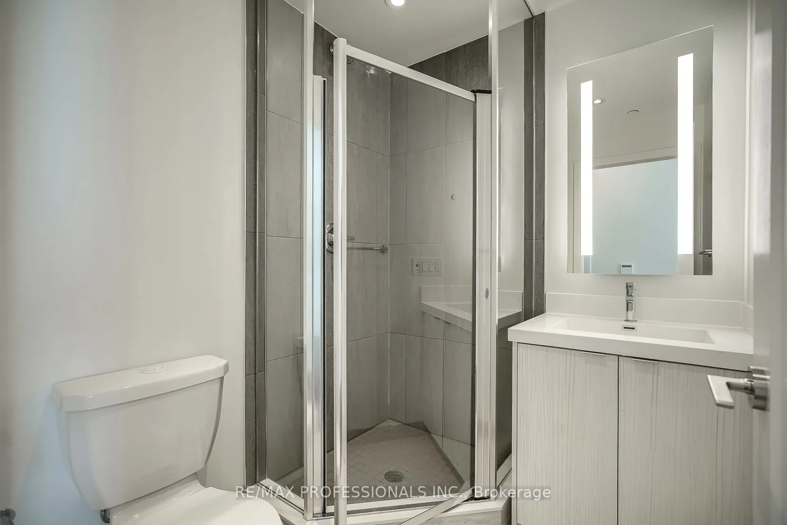 5 Mabelle Avenue, #4332