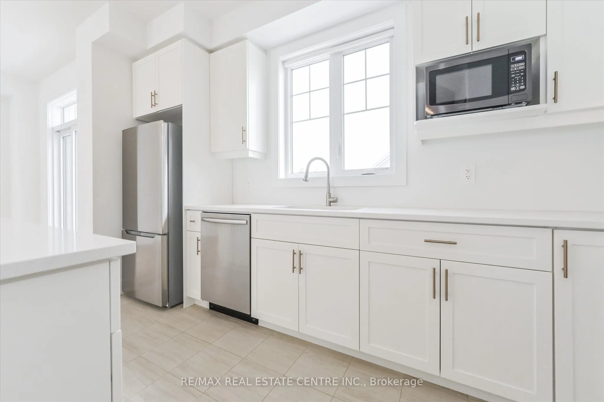 690 Broadway Avenue, #3