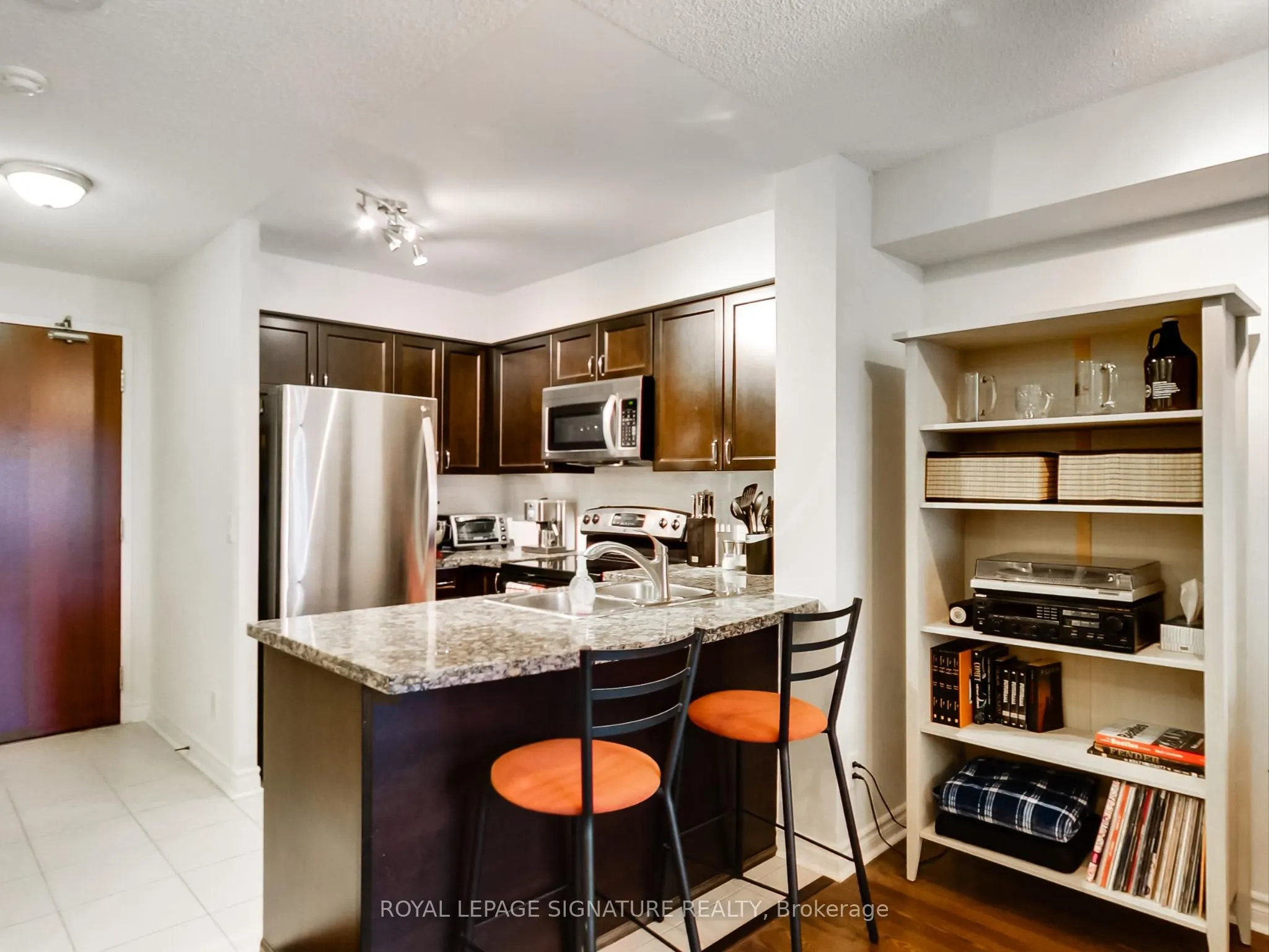 5 Michael Power Place, #309