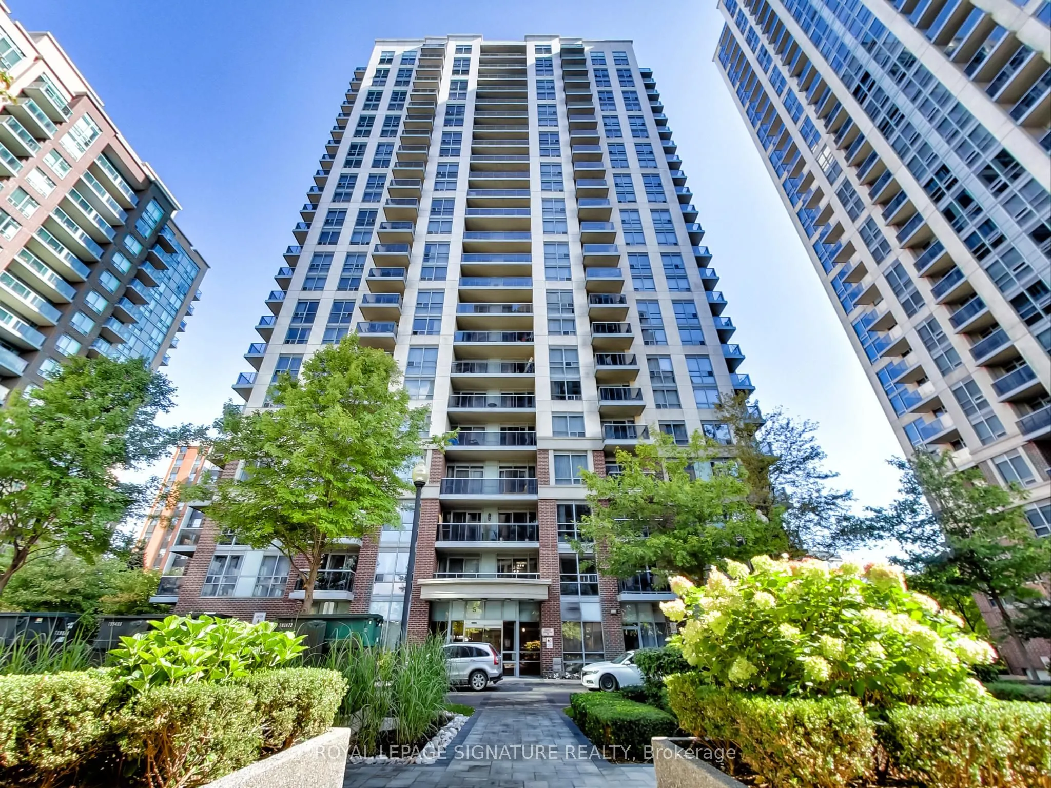 5 Michael Power Place, #309