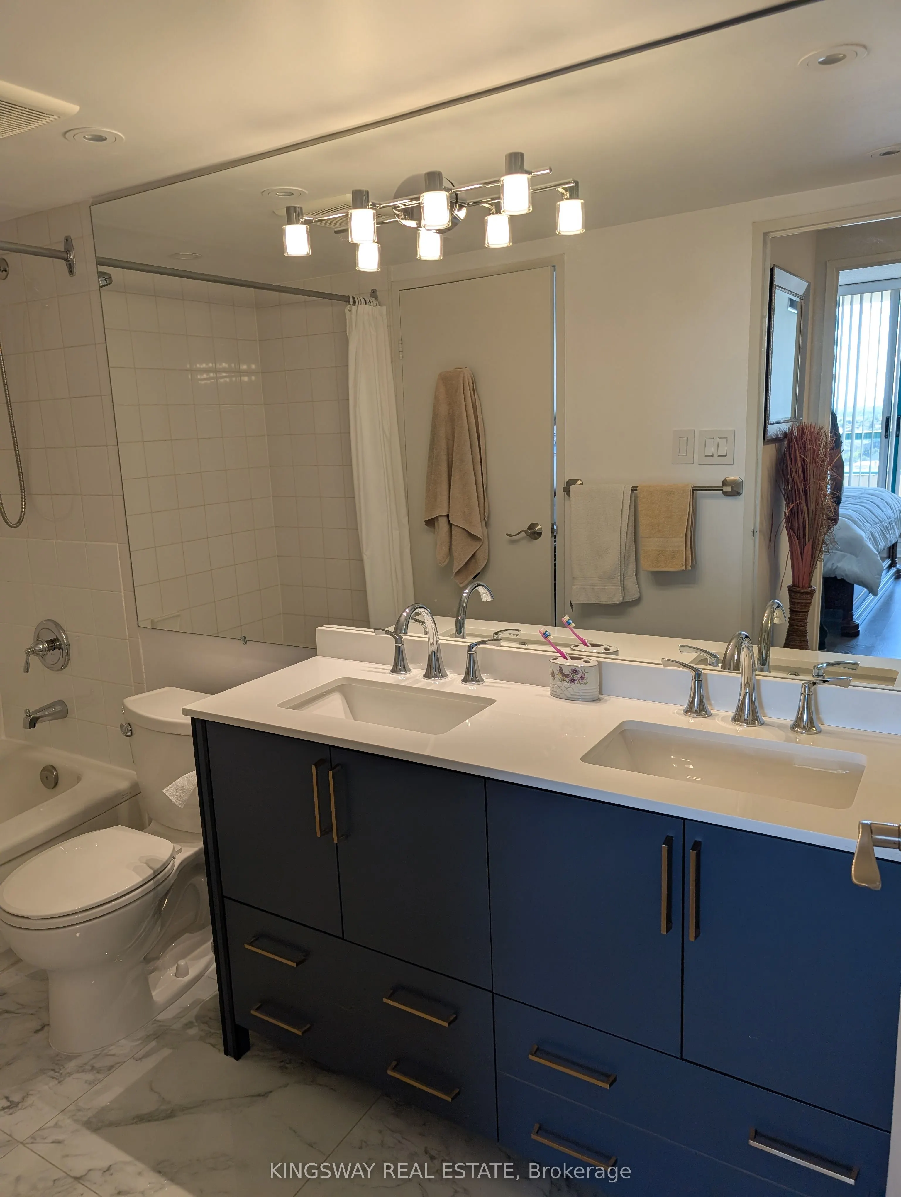 550 Webb Drive, #1406