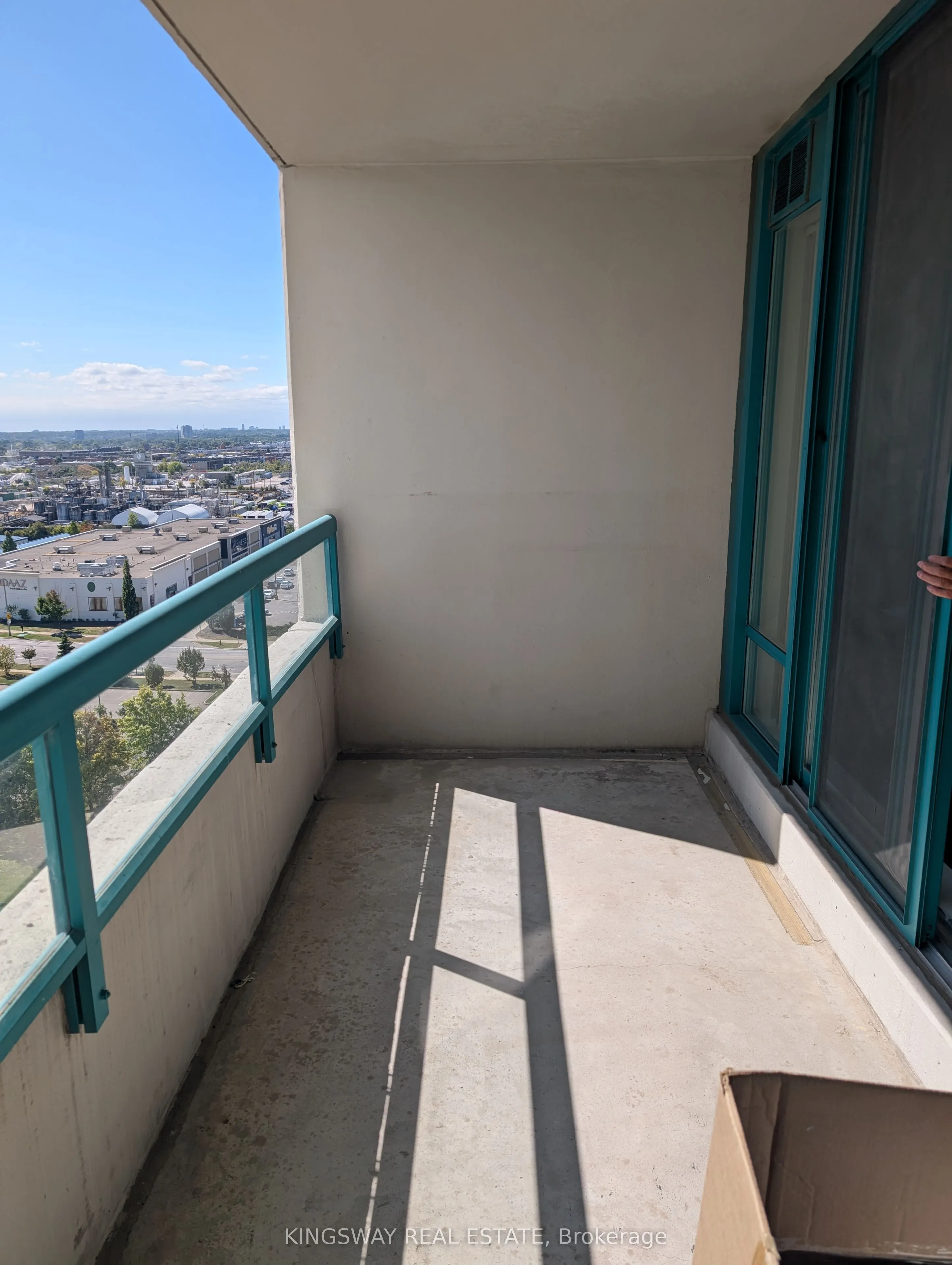 550 Webb Drive, #1406