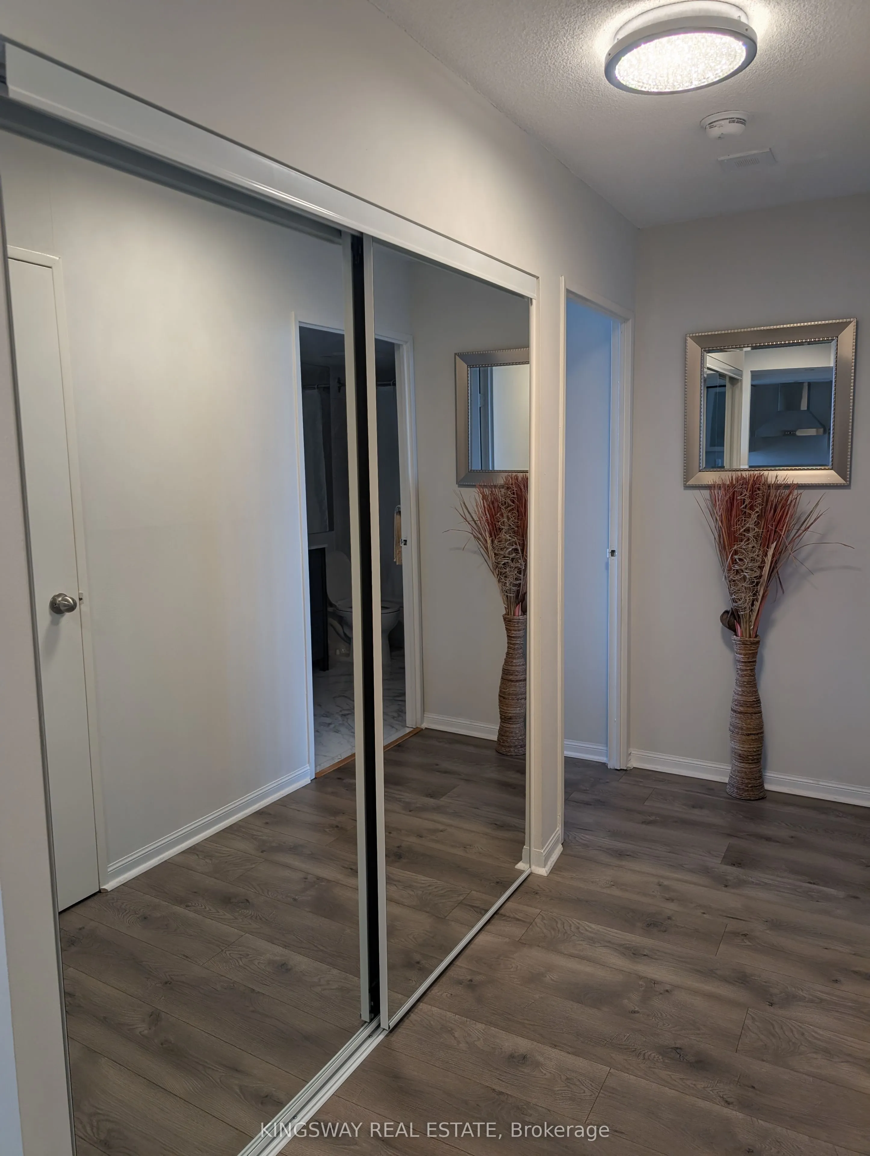 550 Webb Drive, #1406