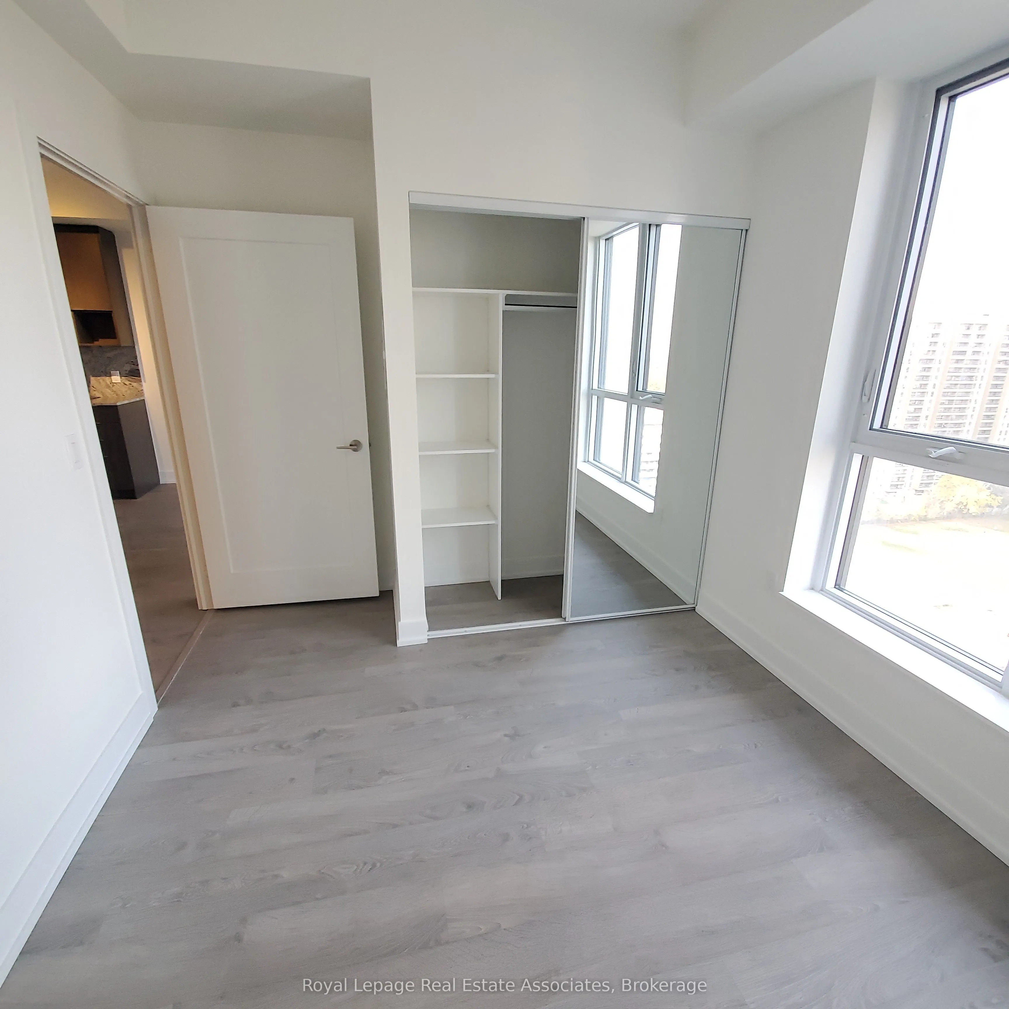 9 Mabelle Avenue, #1917