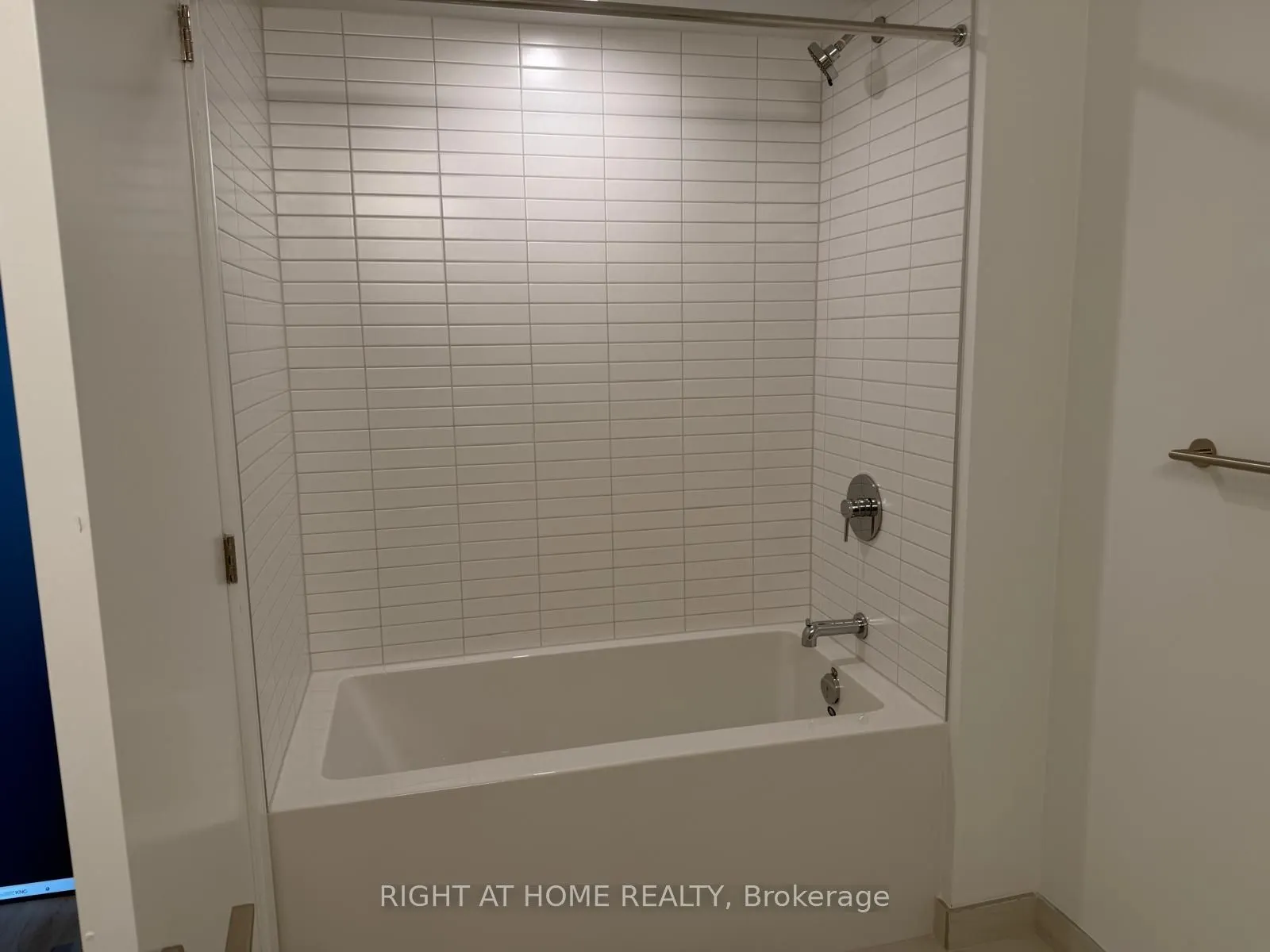 3009 Novar Road, #1112