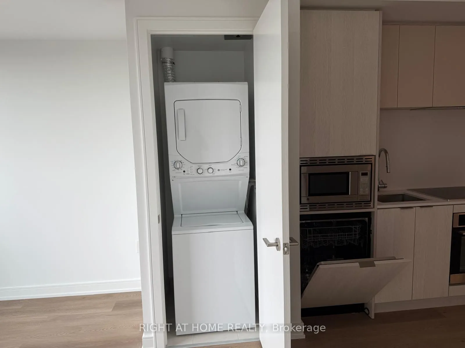 3009 Novar Road, #1112