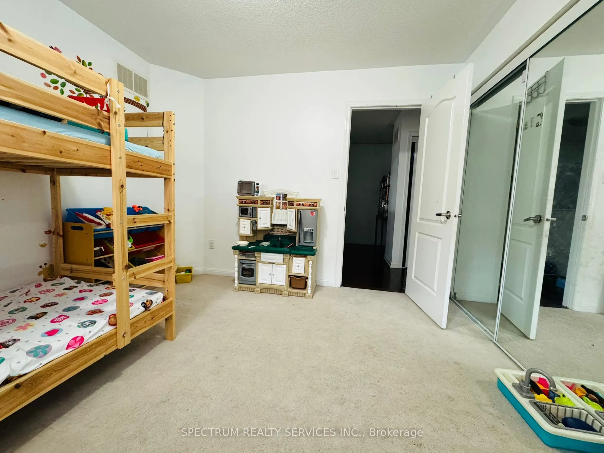 1135 Solomon Court