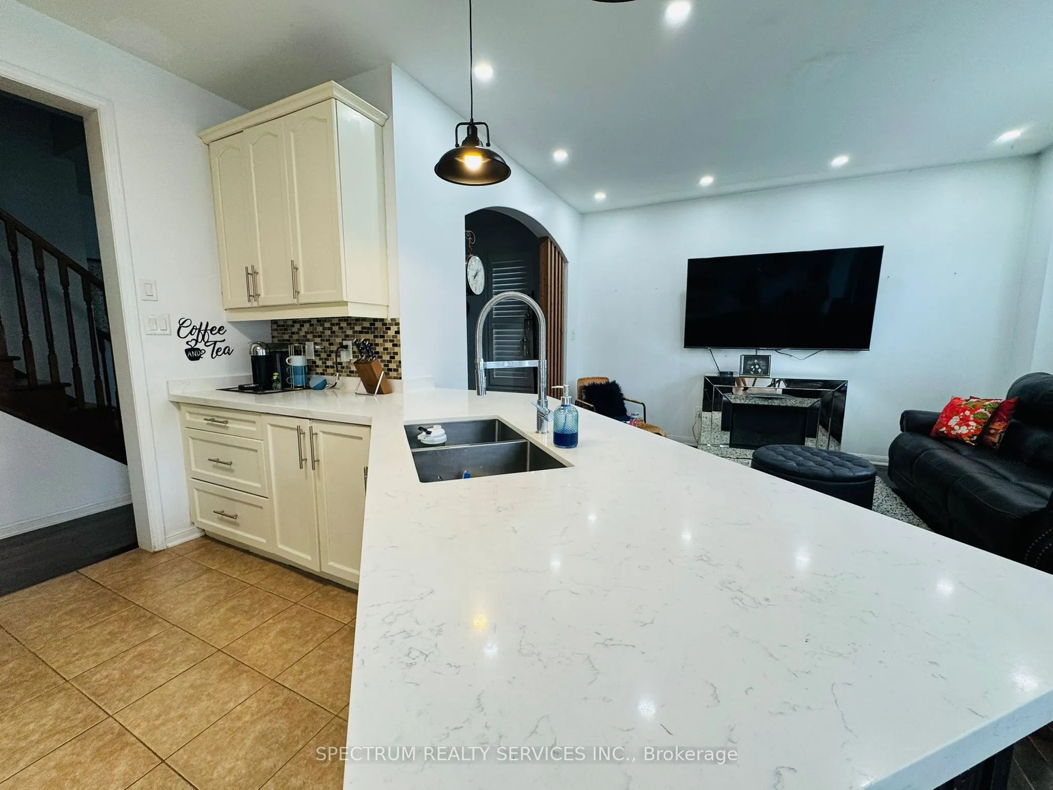 1135 Solomon Court