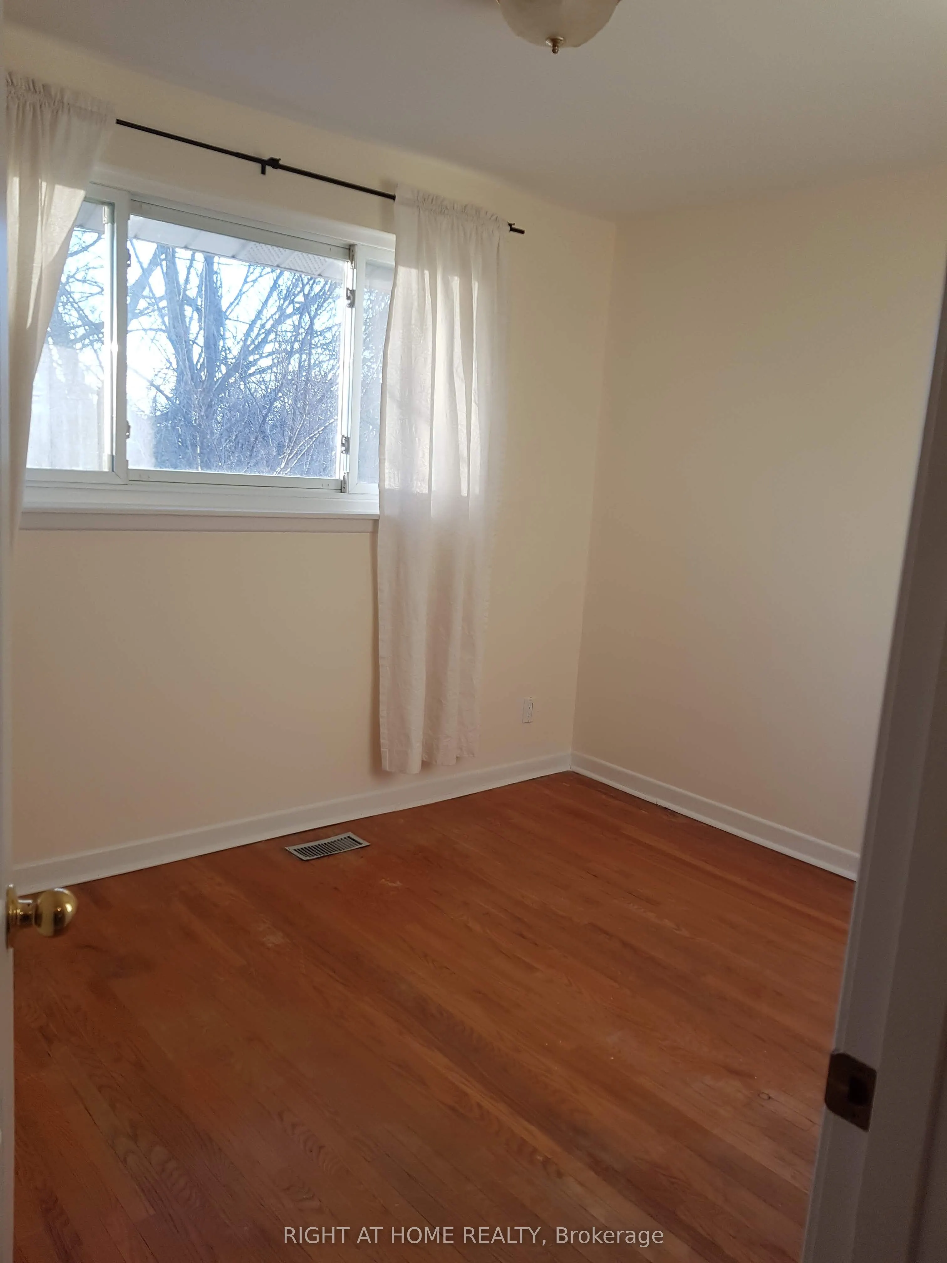 44 Alderbury Crescent, #Upstairs Only