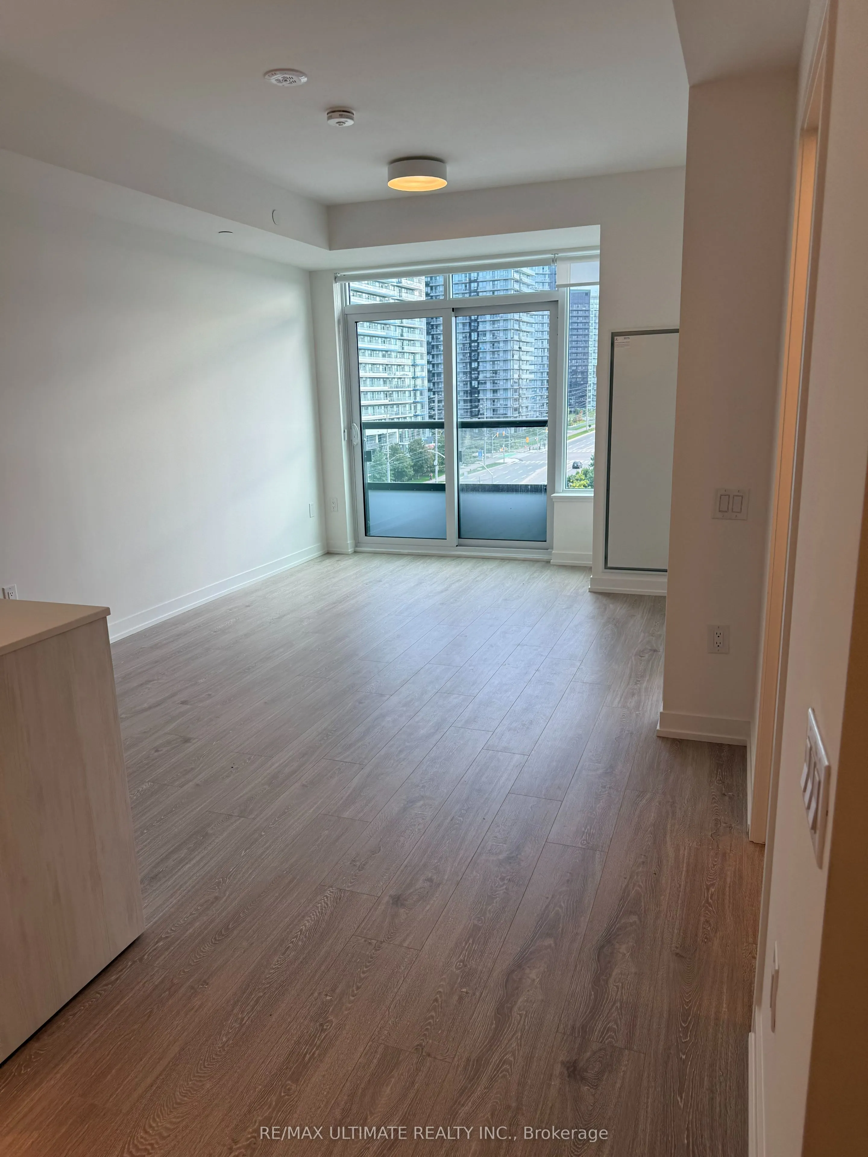 2485 Eglinton Avenue W, #820