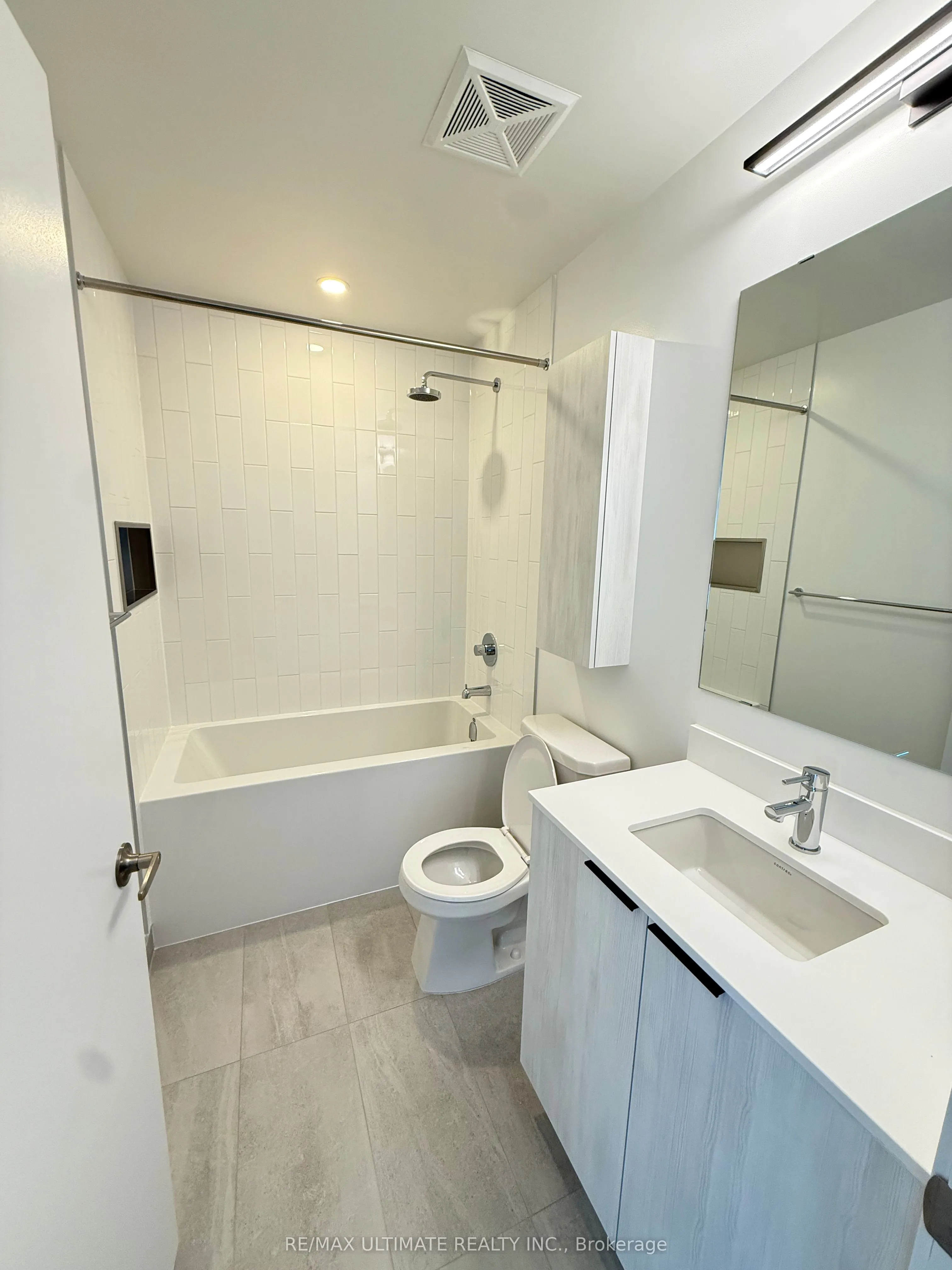 2485 Eglinton Avenue W, #820