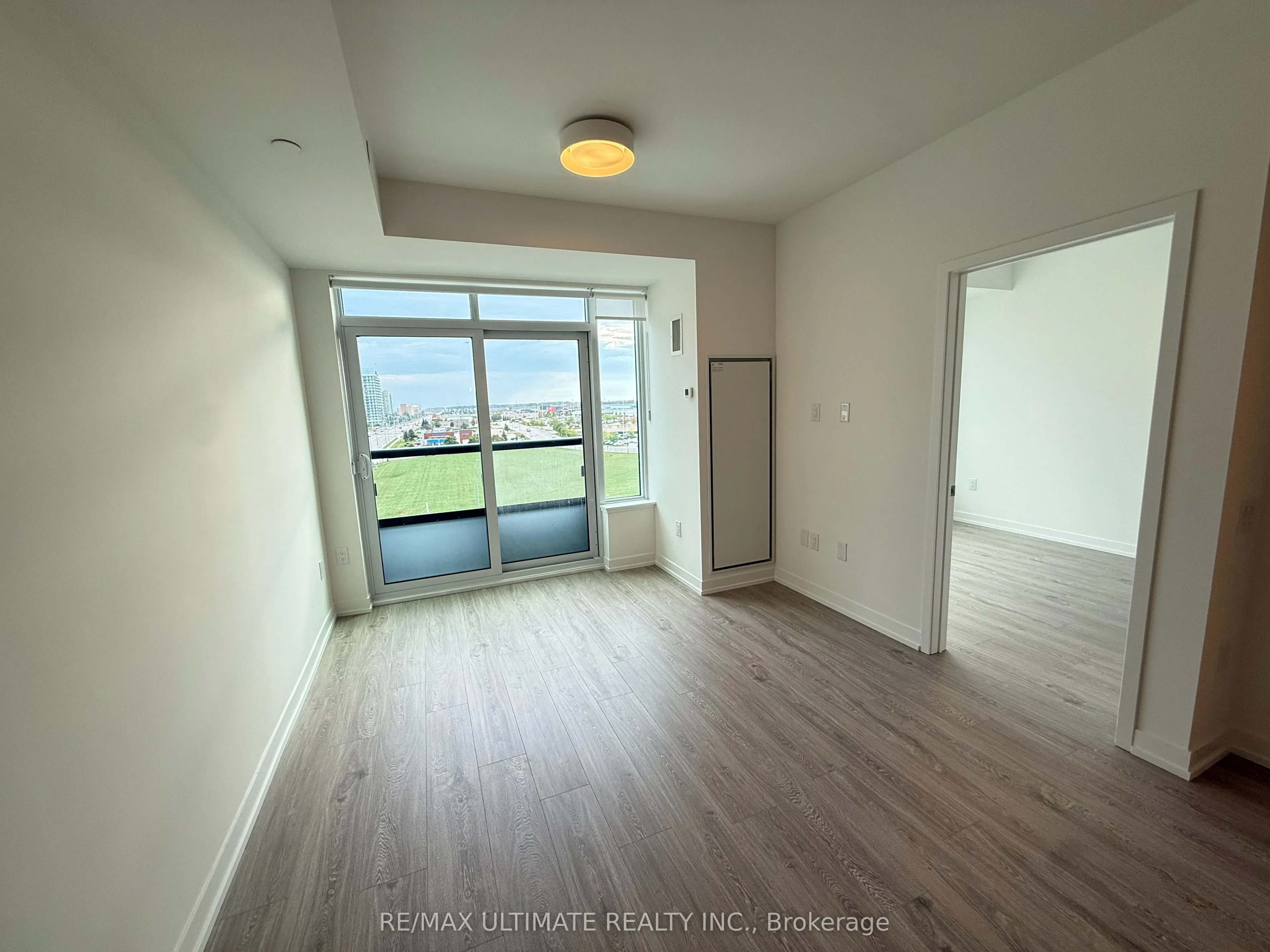 2485 Eglinton Avenue W, #820