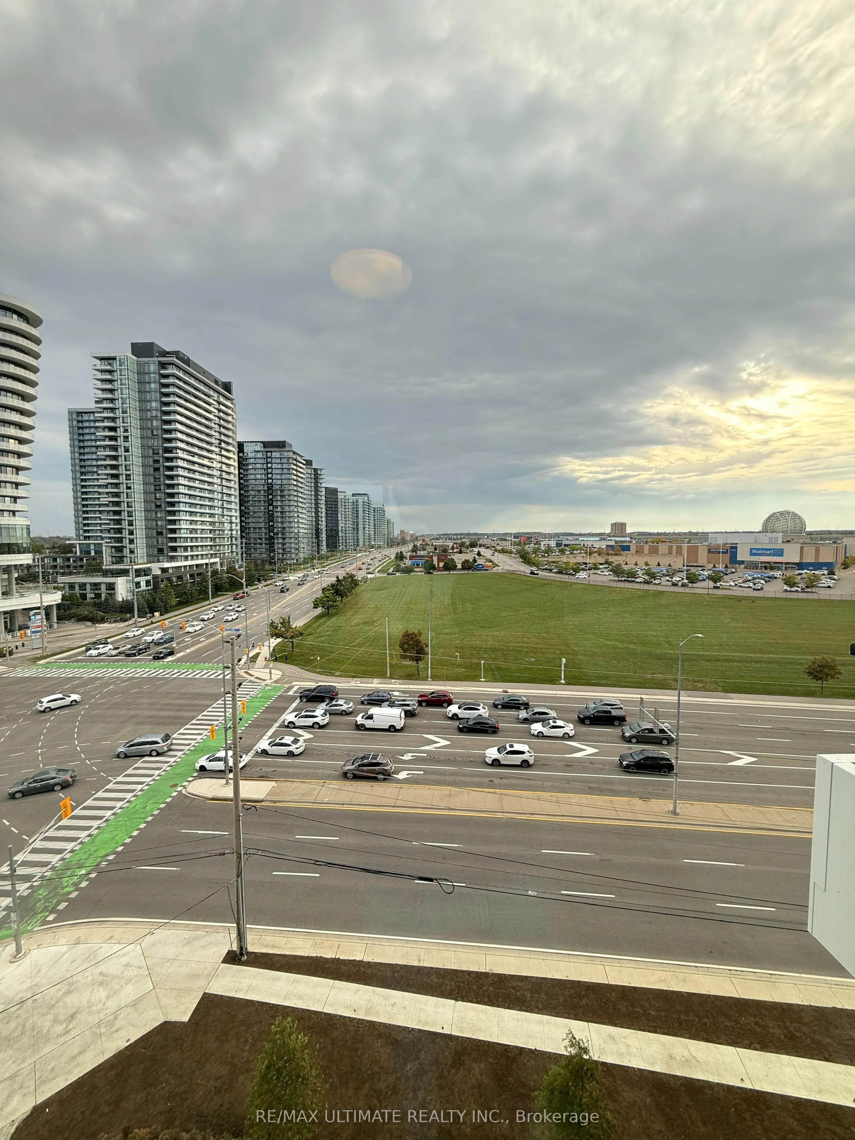 2485 Eglinton Avenue W, #820