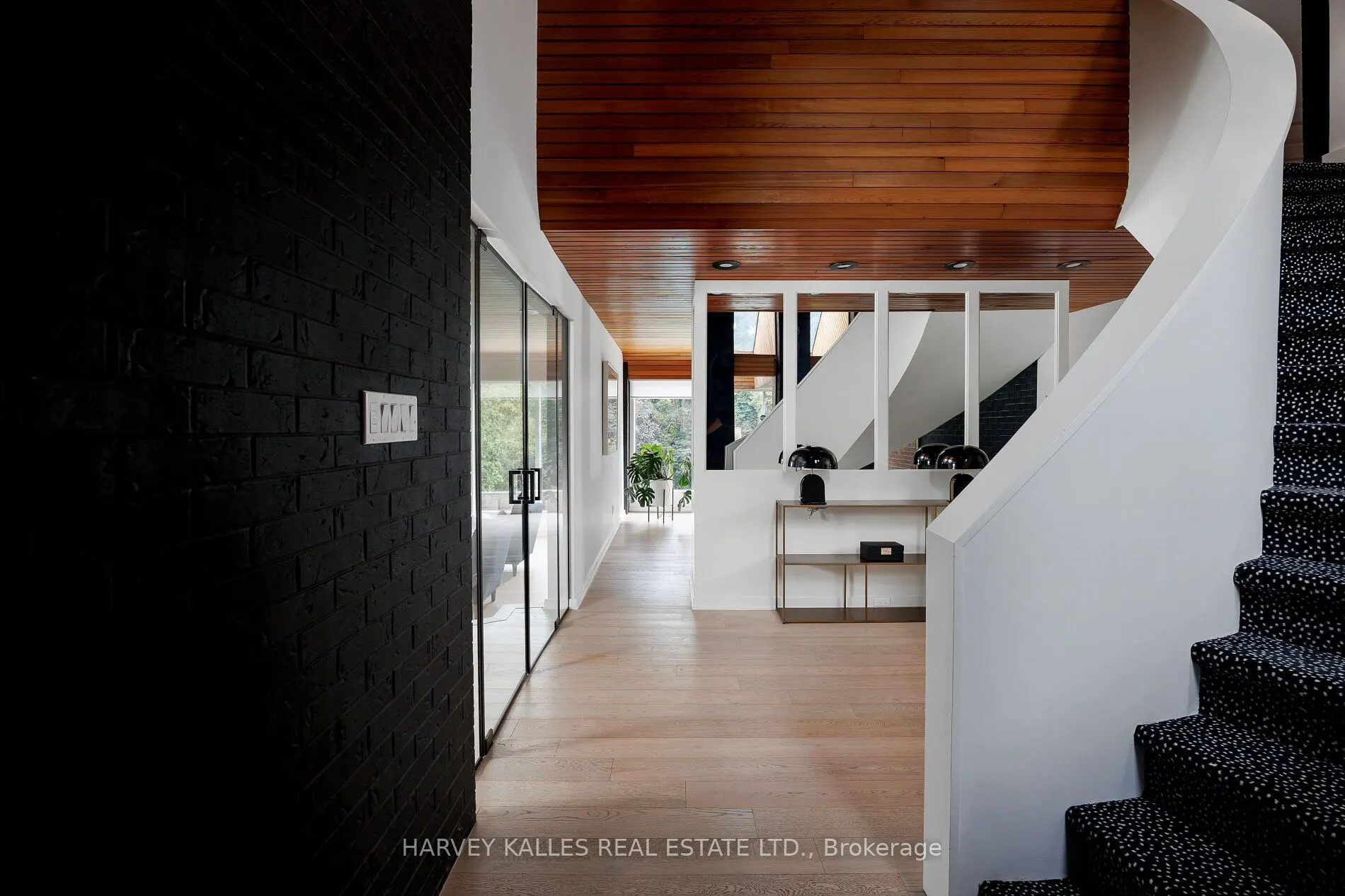 30 Neilor Crescent