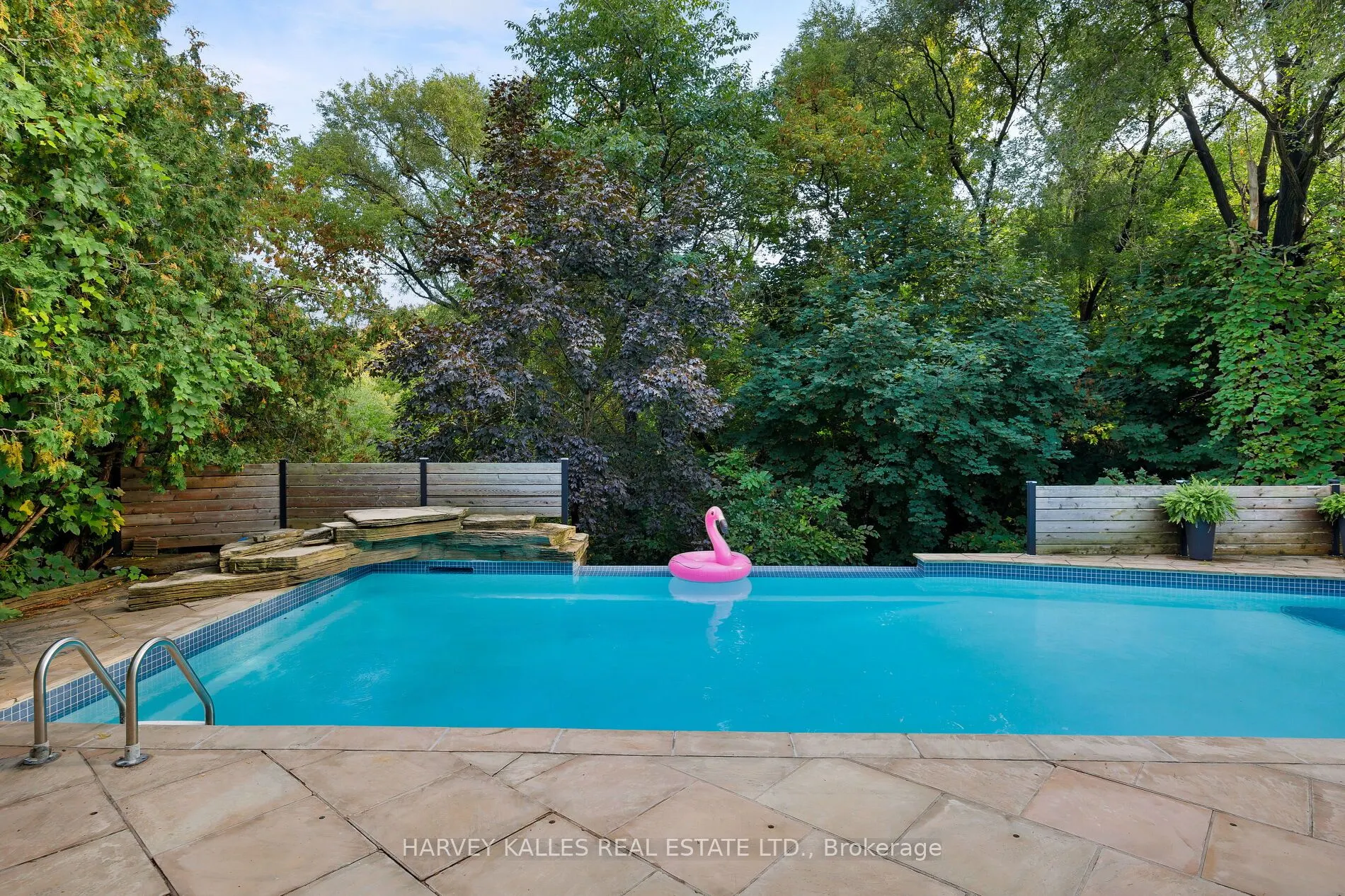 30 Neilor Crescent
