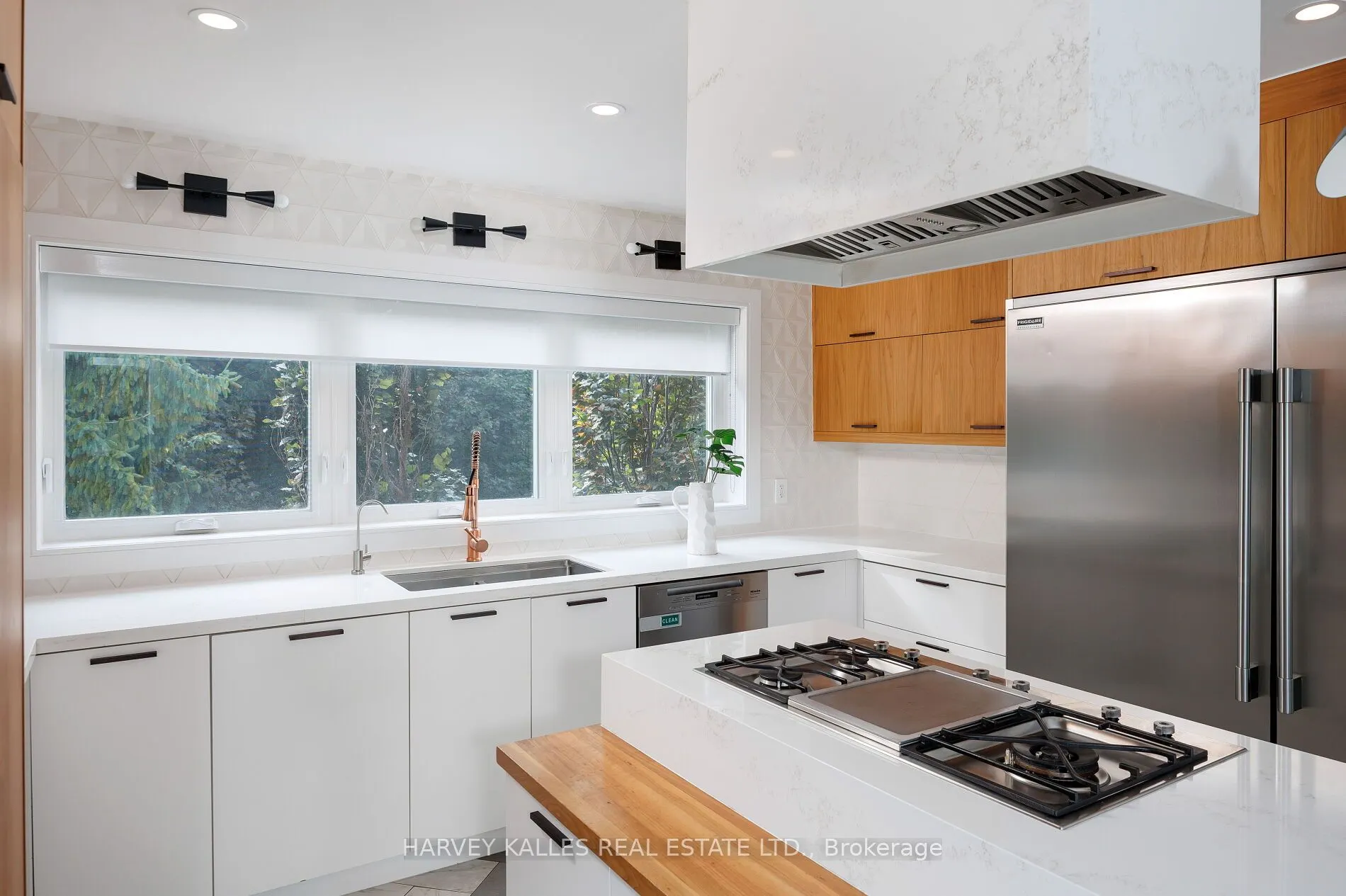 30 Neilor Crescent