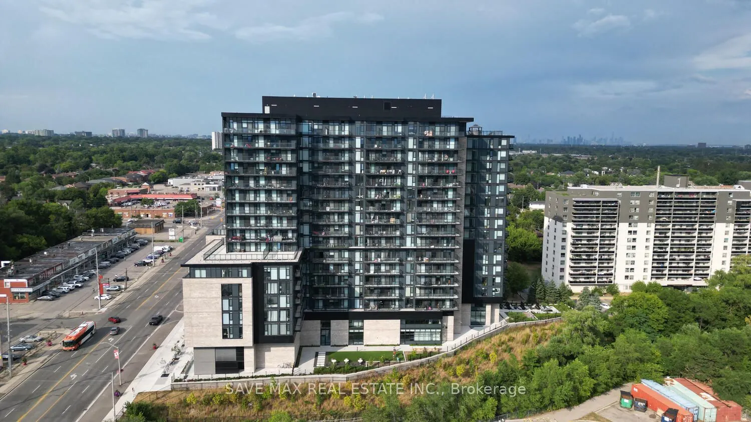 86 Dundas Street E, #916