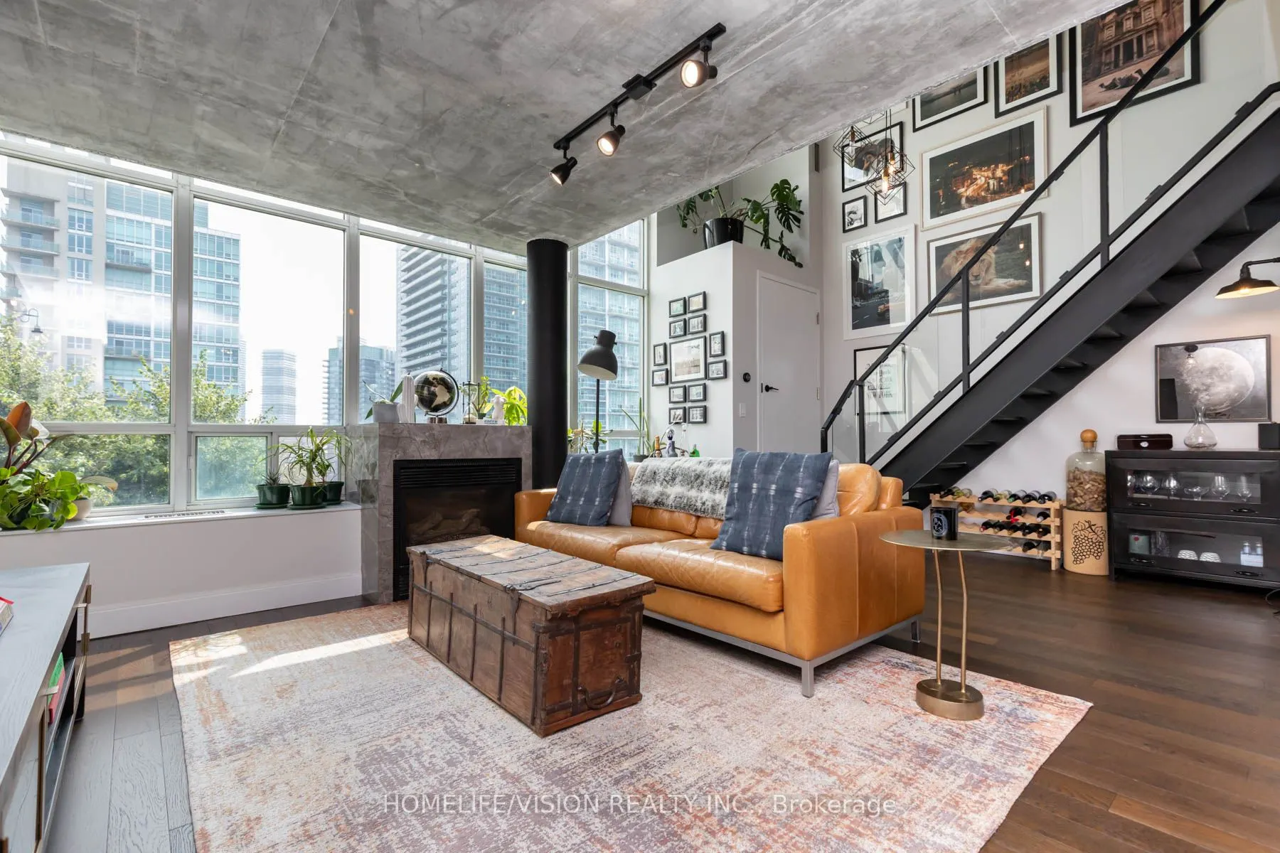 250 Manitoba Street, #704