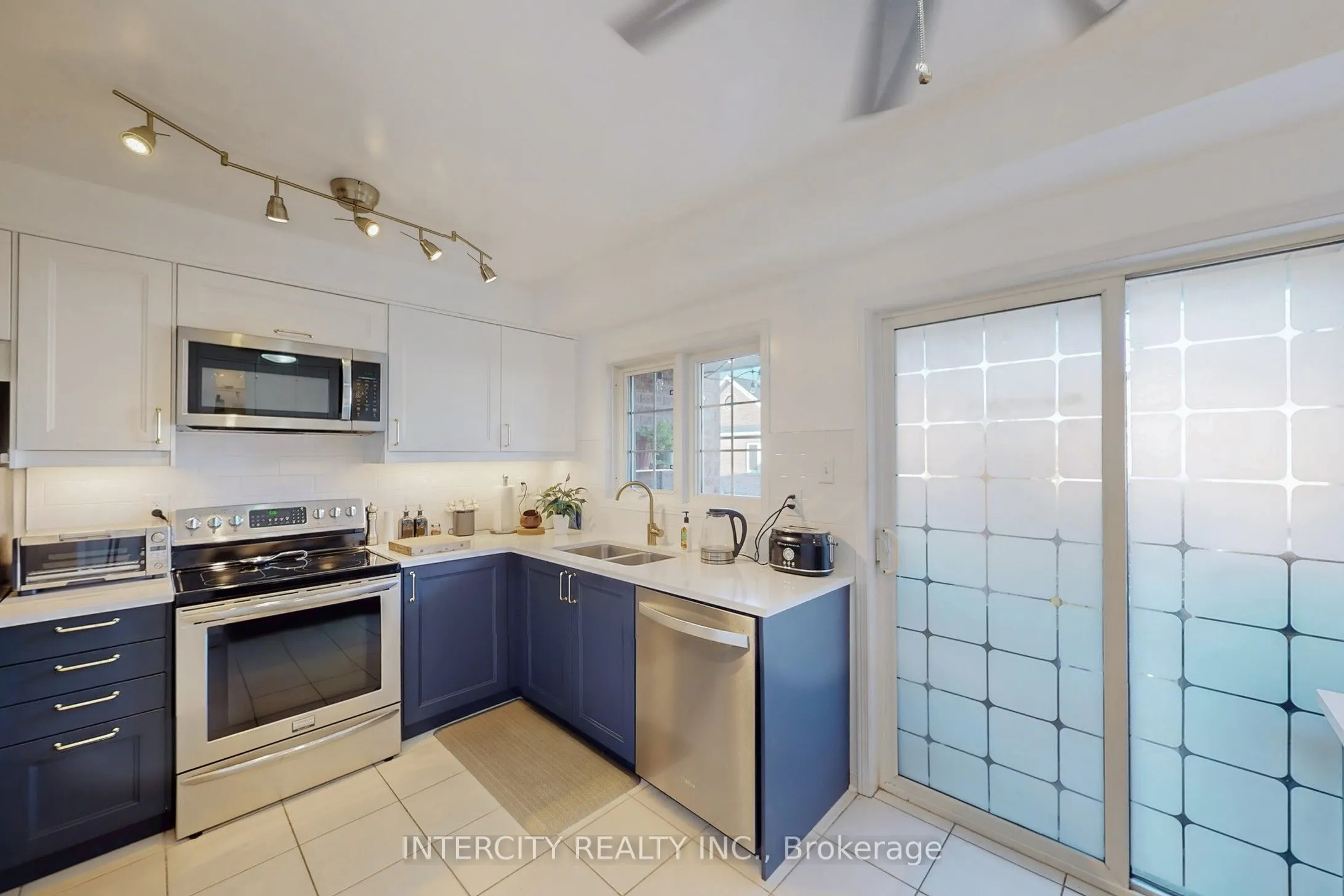 29 Birdstone Crescent, #73