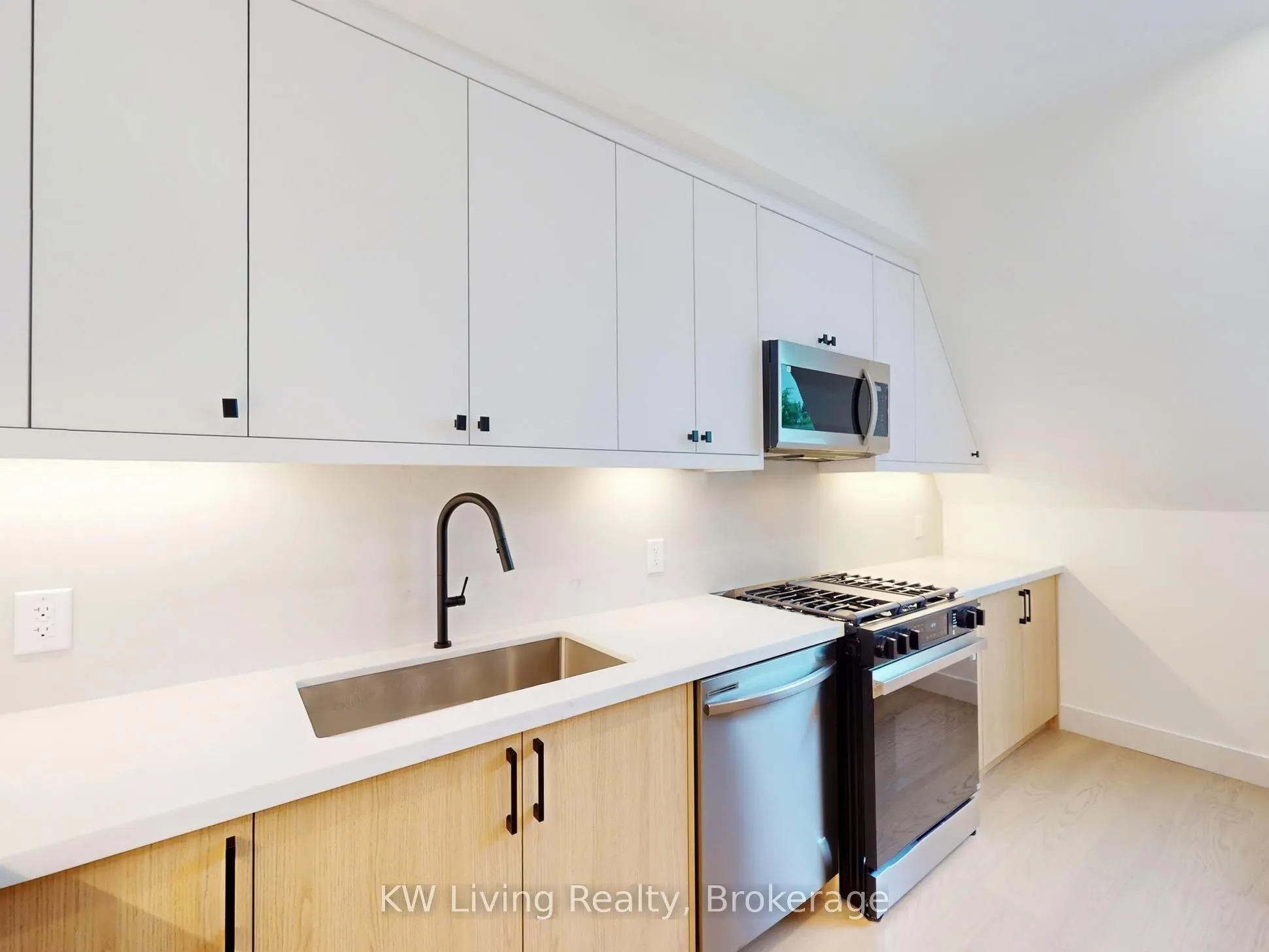 52 Vernon Street, #101