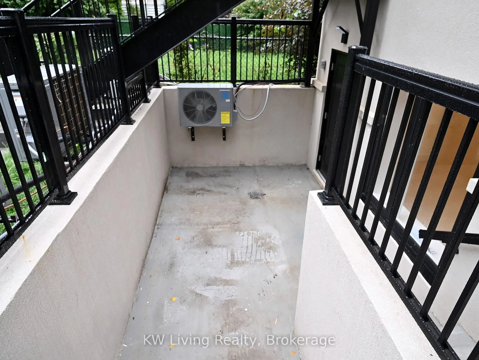 52 Vernon Street, #101