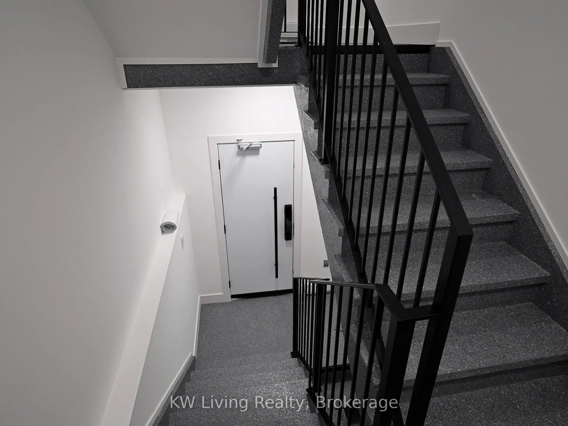 52 Vernon Street, #101
