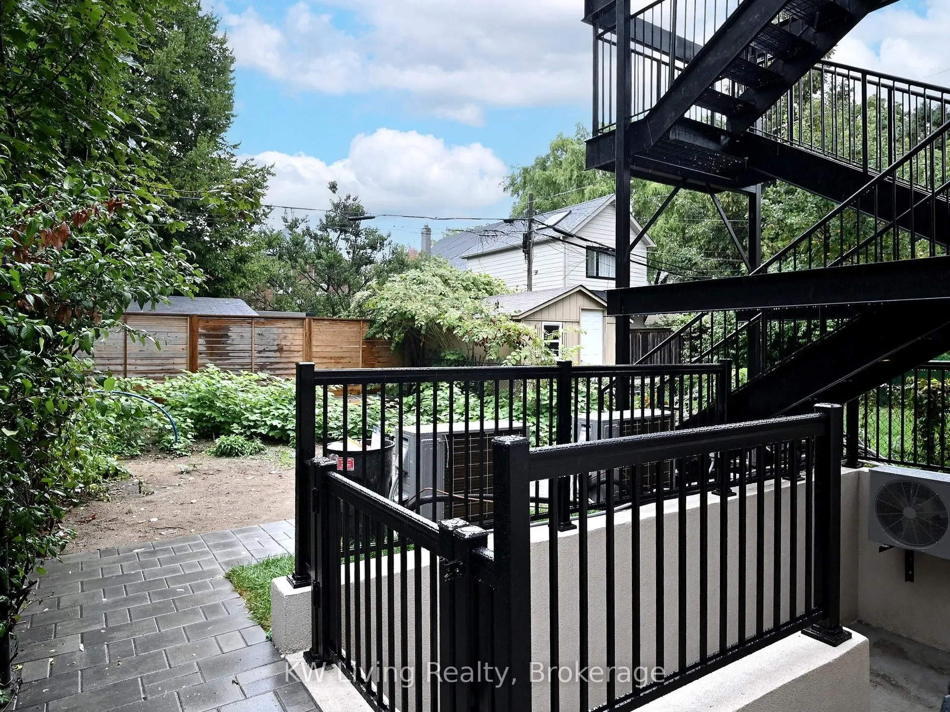 52 Vernon Street, #101