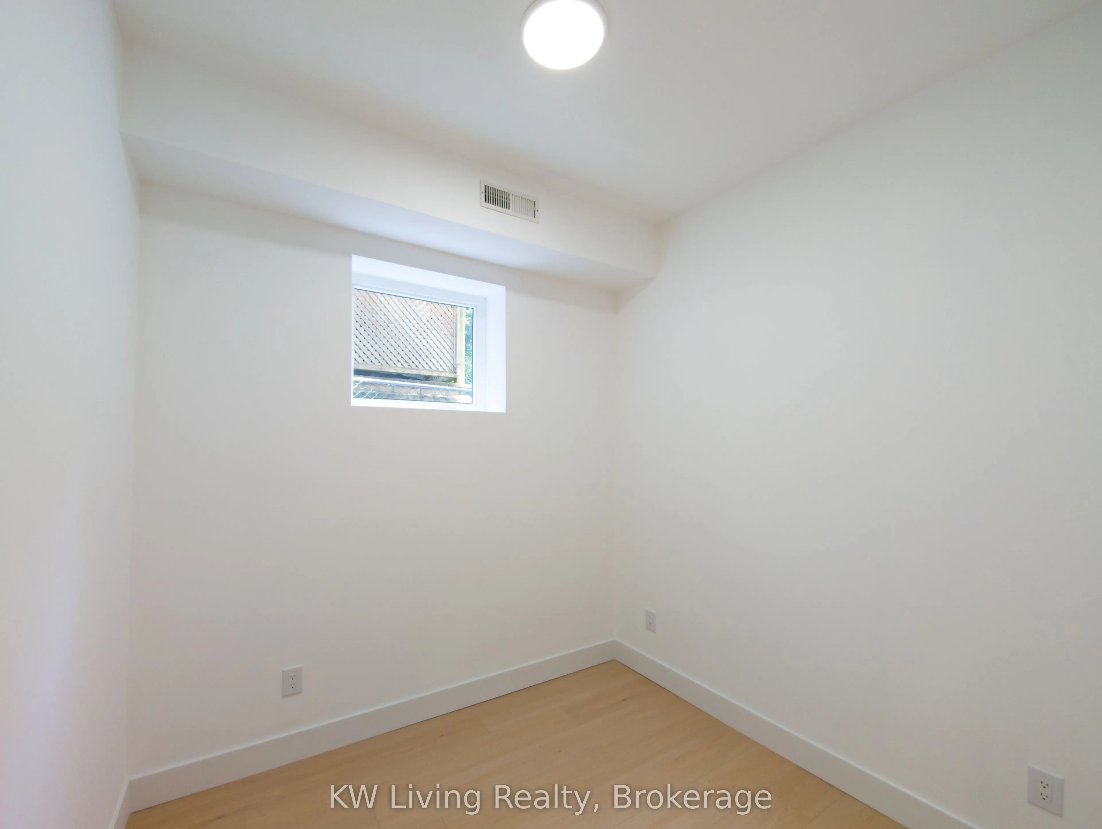 52 Vernon Street, #101