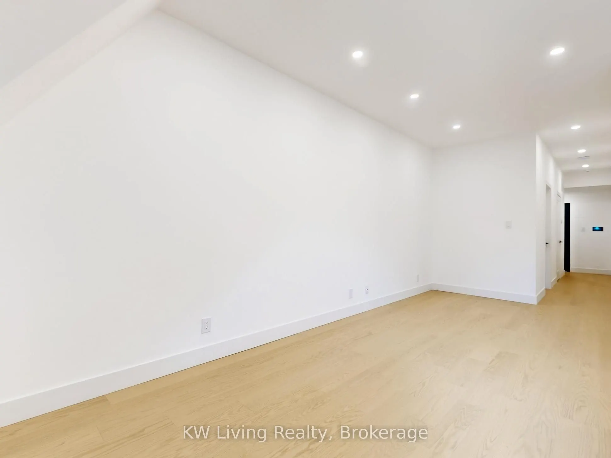 52 Vernon Street, #101