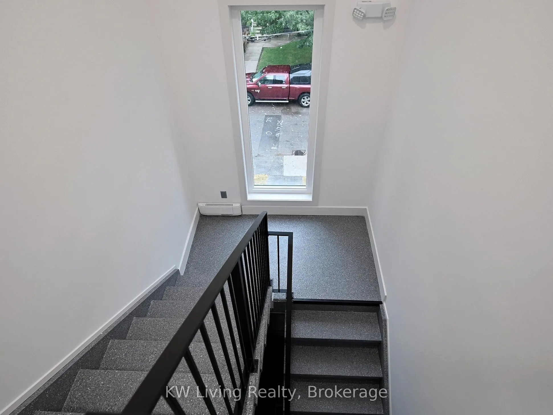 52 Vernon Street, #201