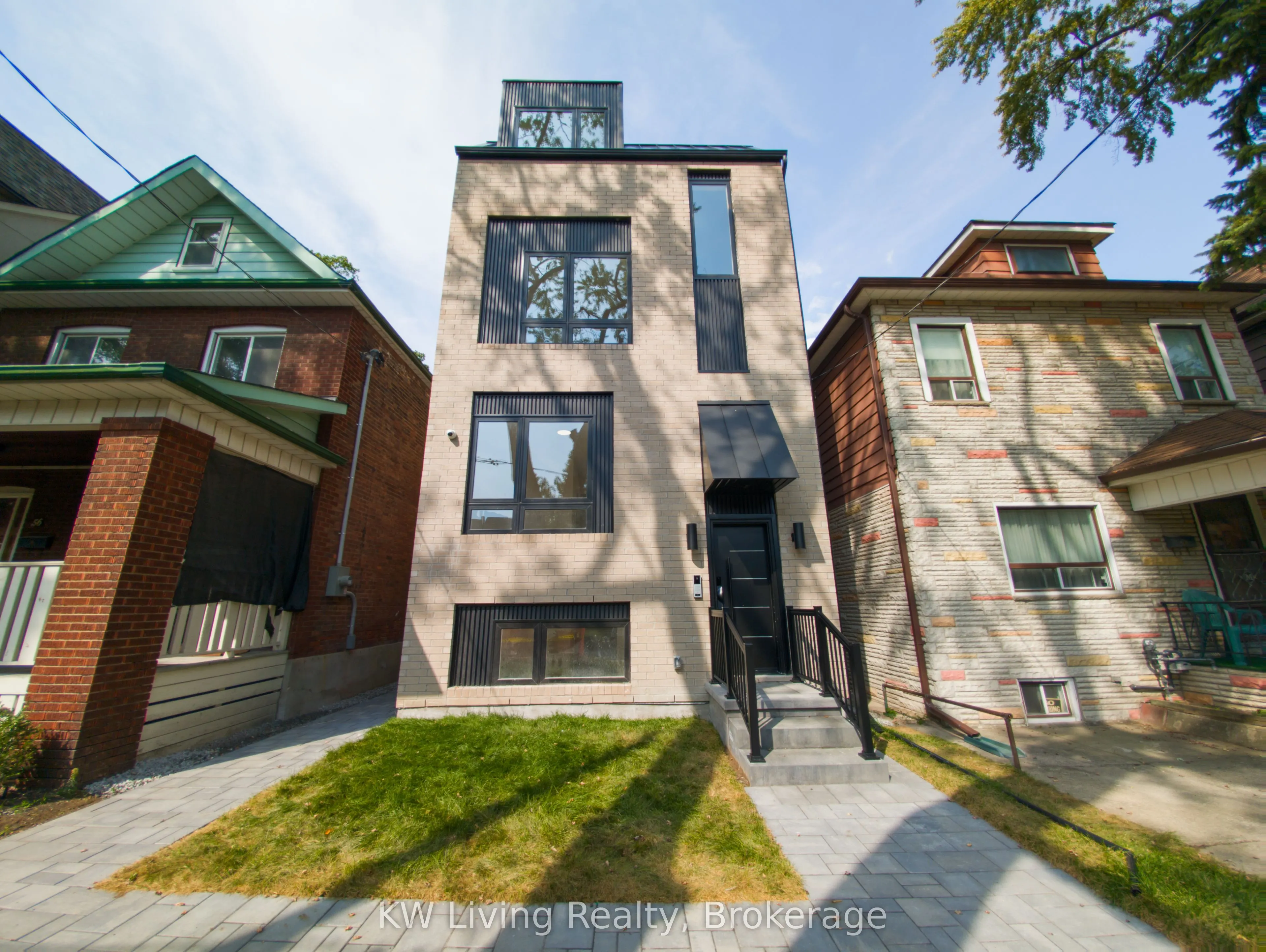 52 Vernon Street, #201