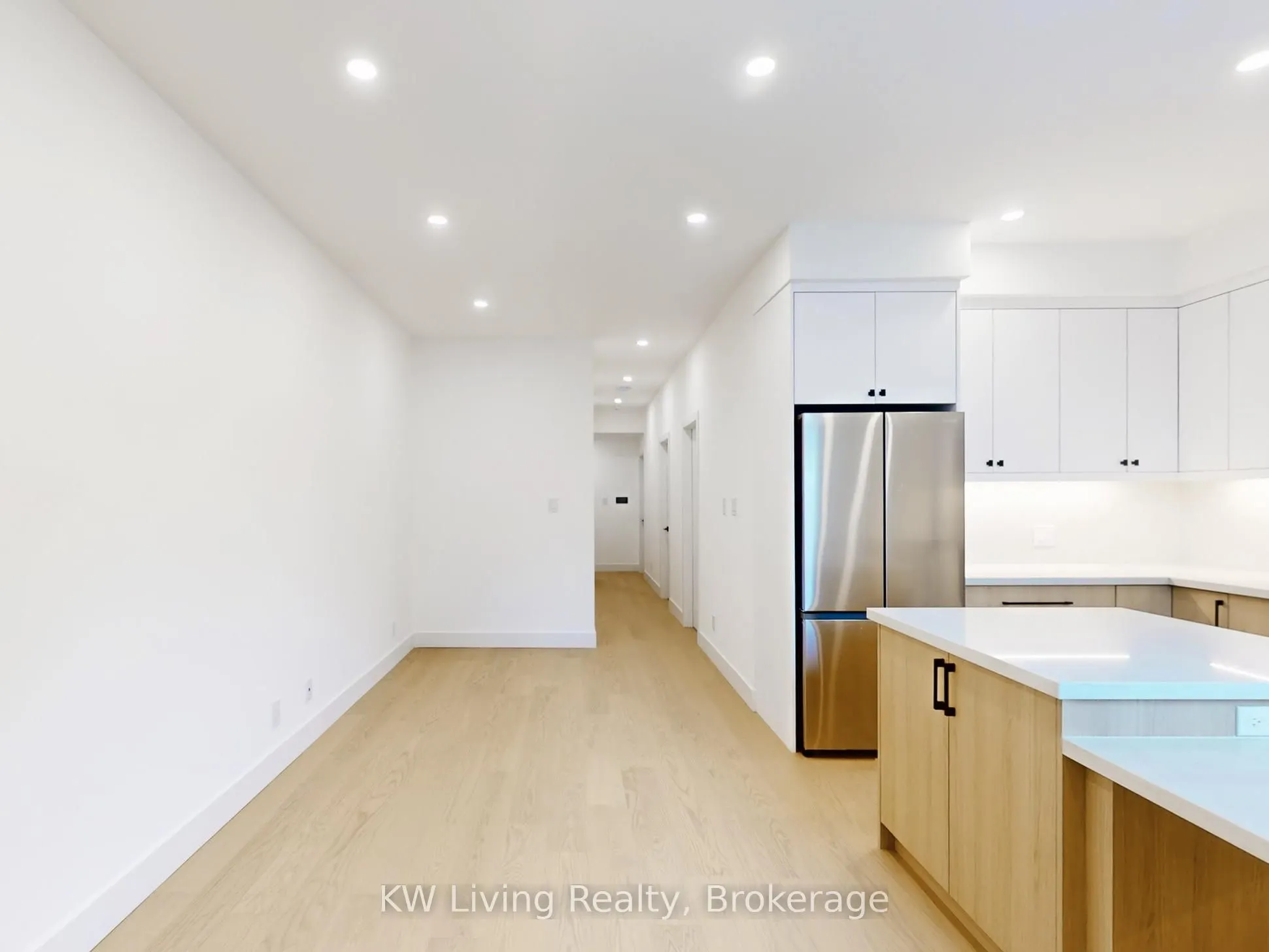 52 Vernon Street, #201