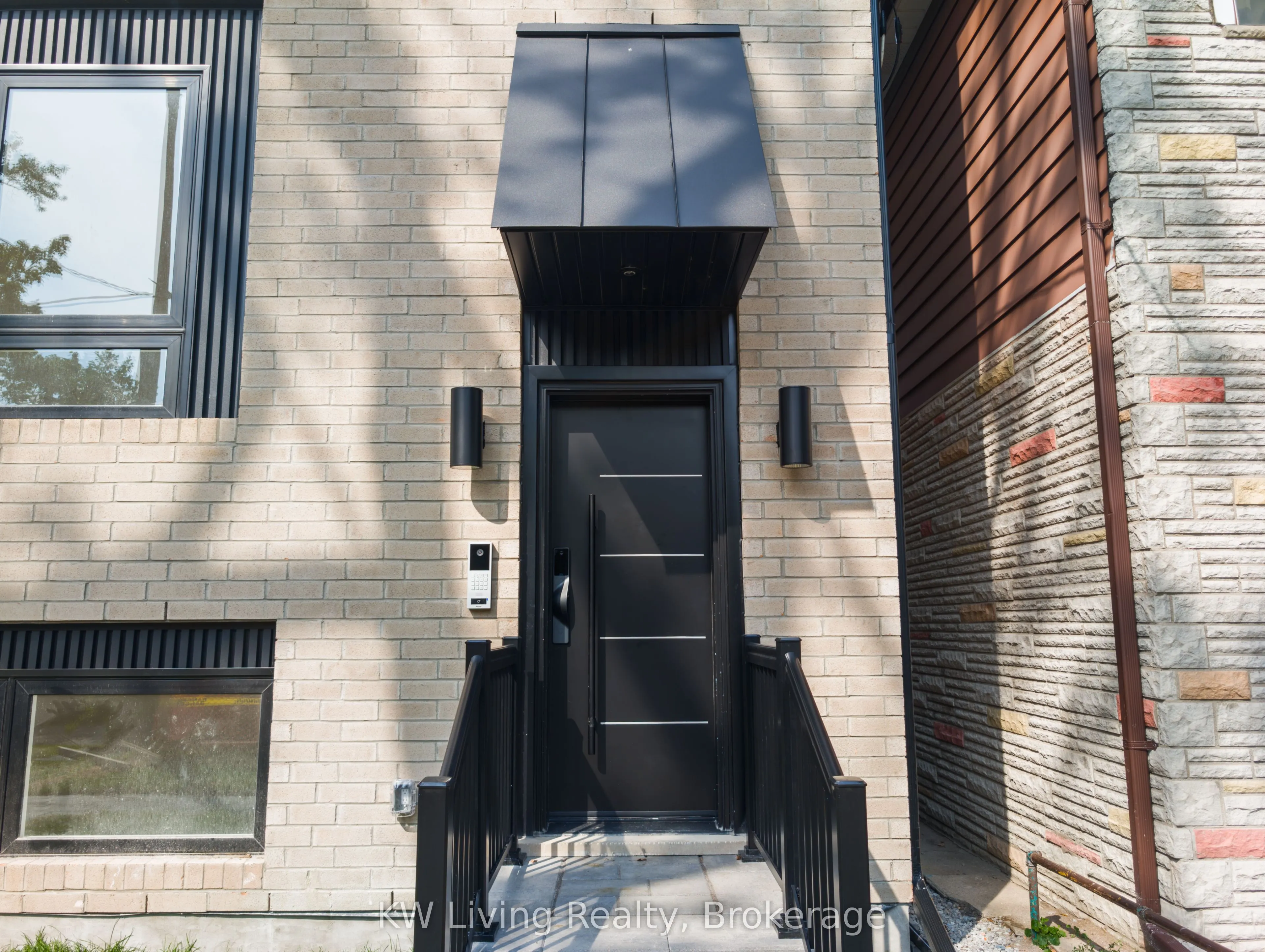 52 Vernon Street, #201