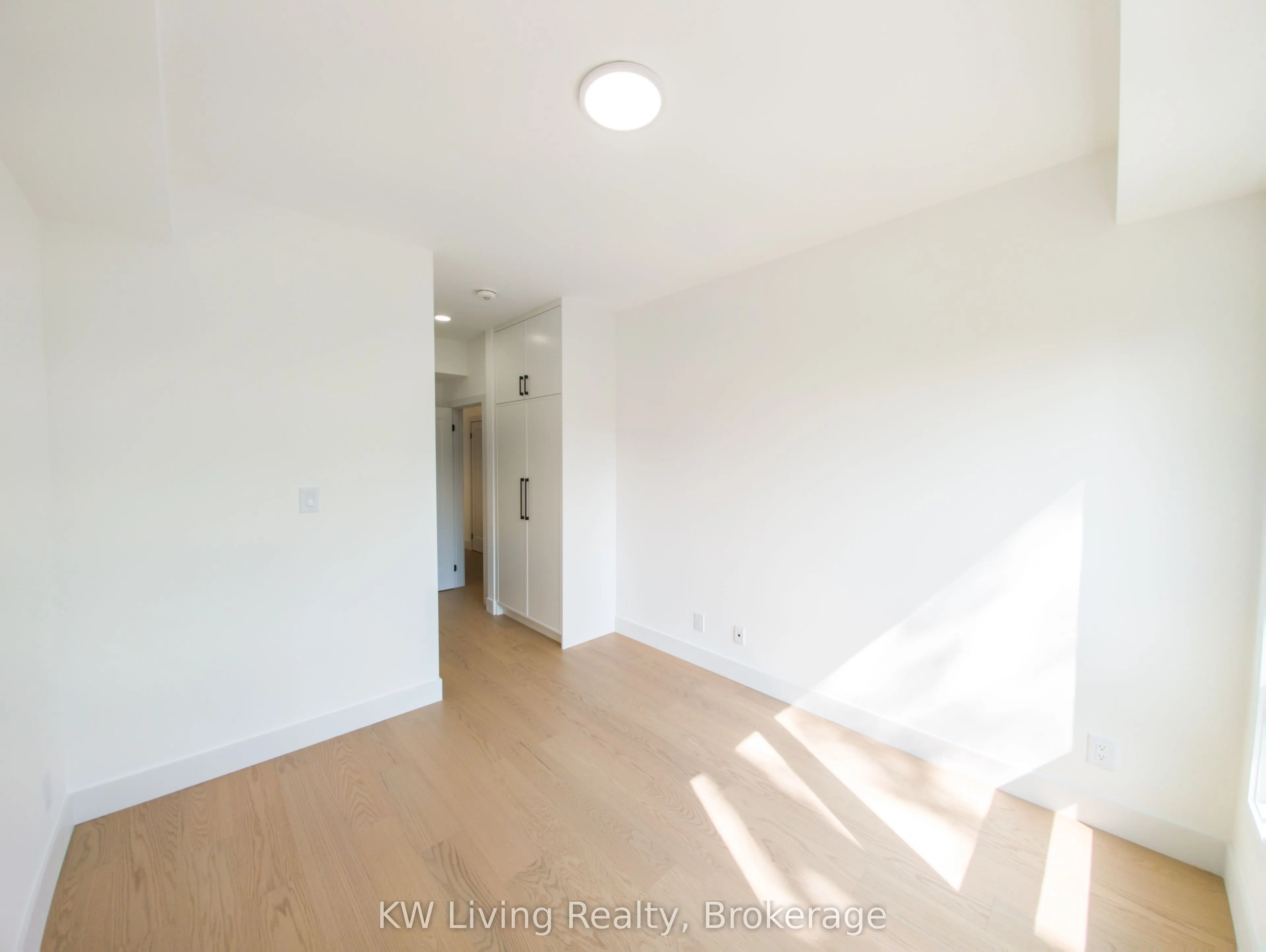52 Vernon Street, #201
