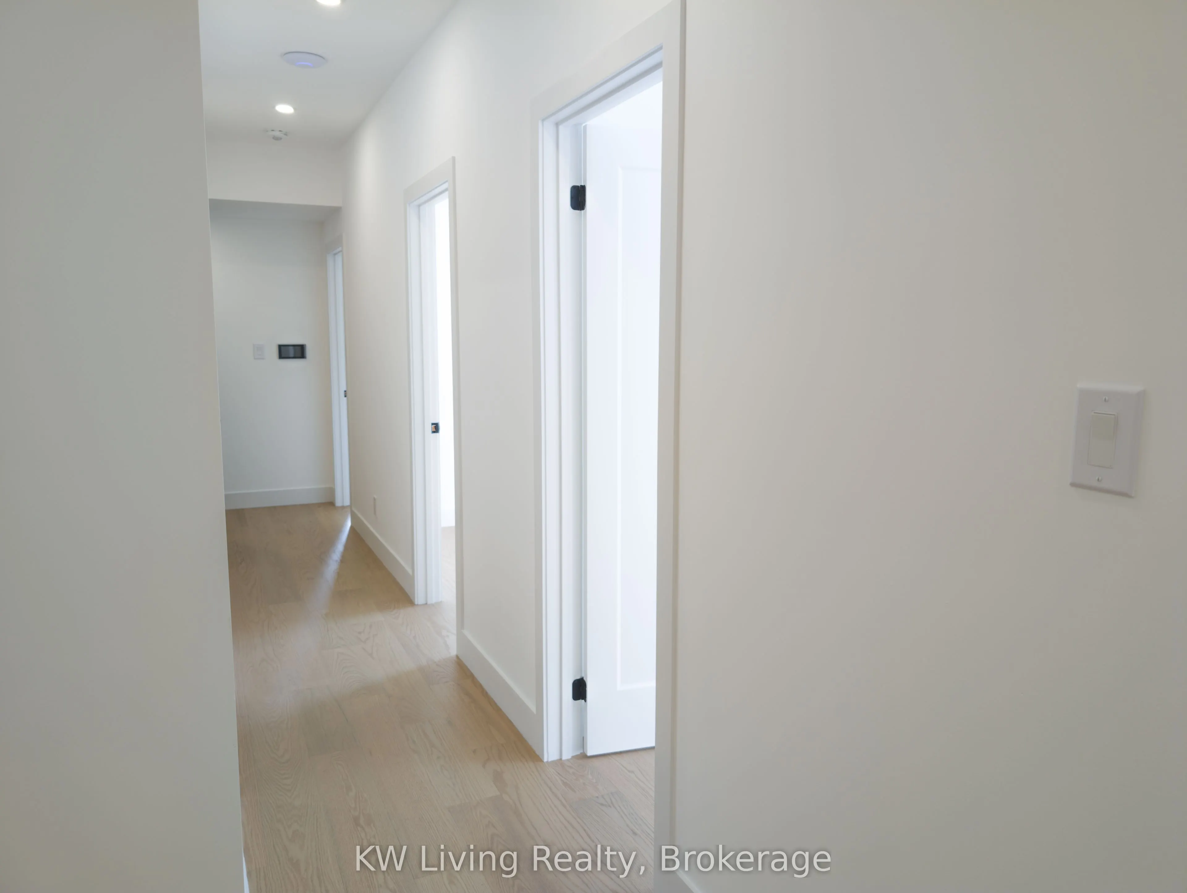 52 Vernon Street, #201