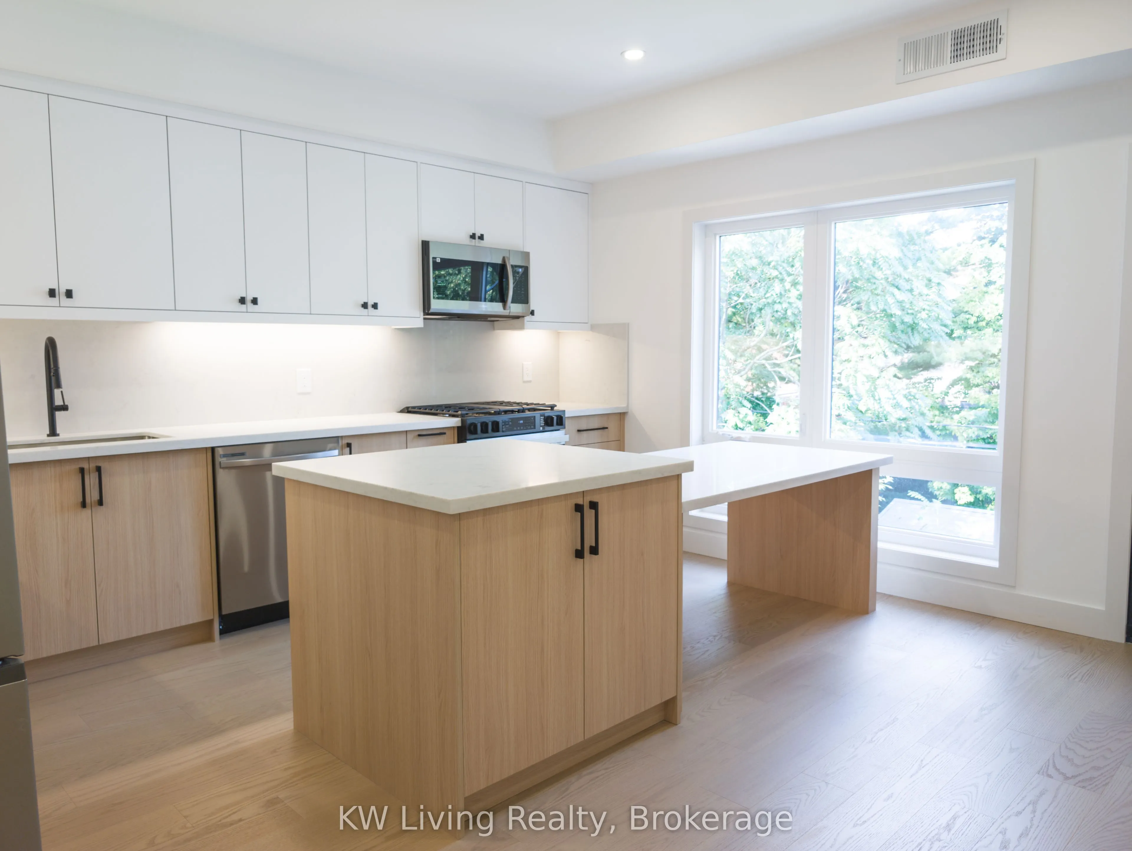 52 Vernon Street, #201