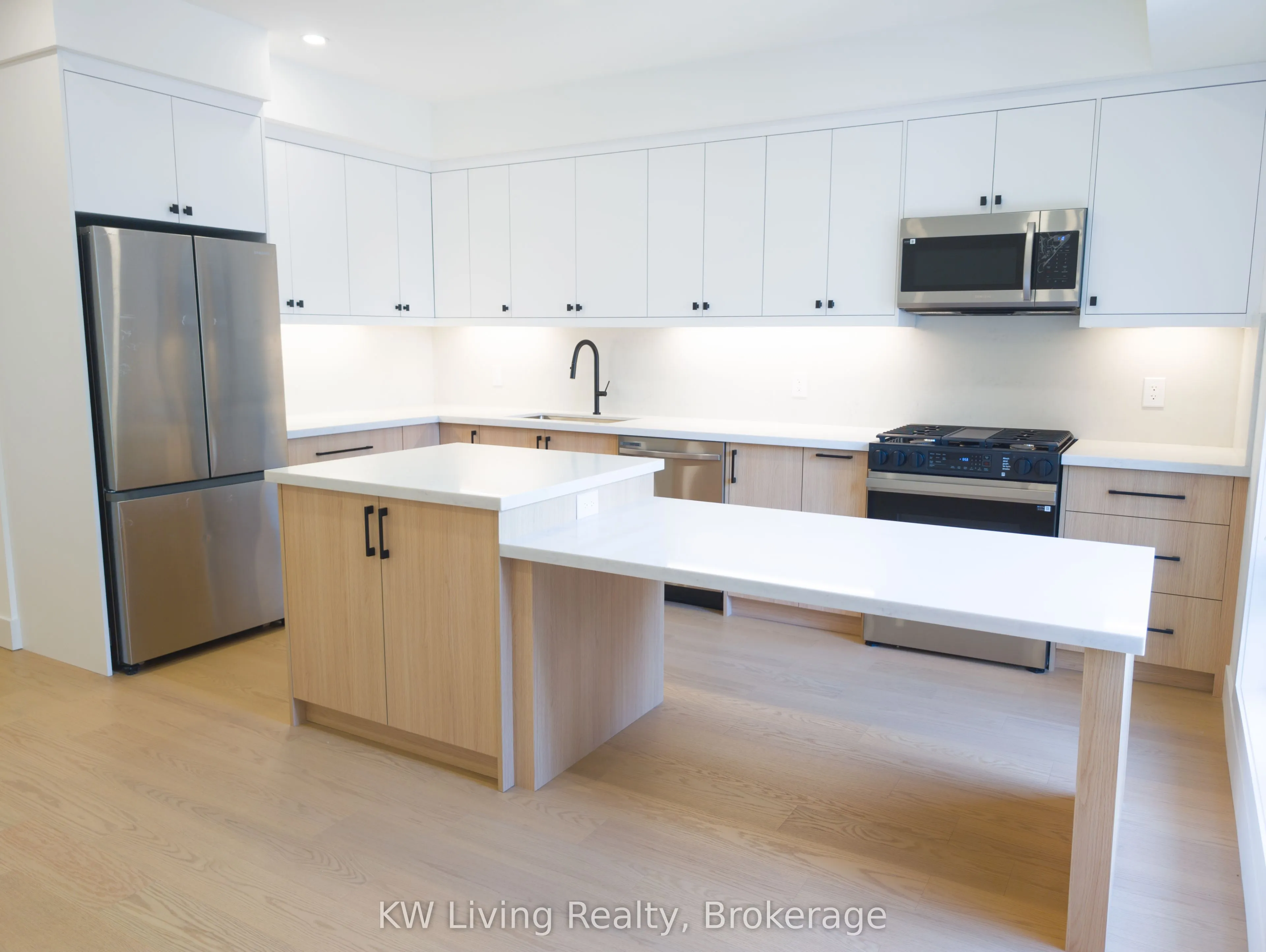 52 Vernon Street, #201