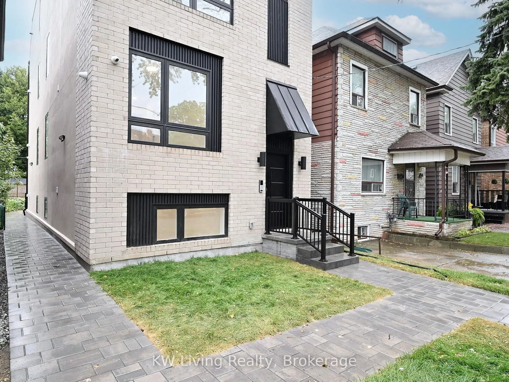 52 Vernon Street, #201