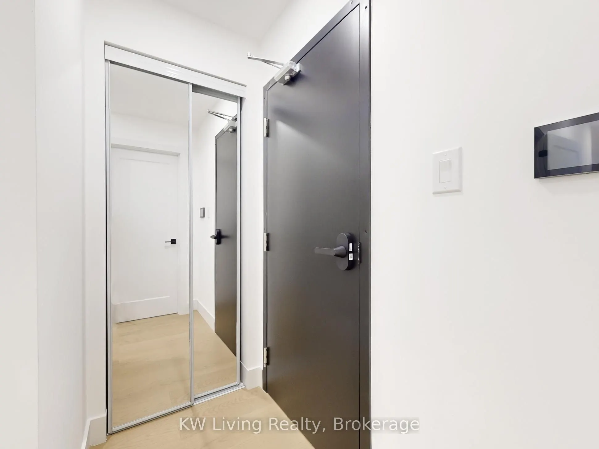 52 Vernon Street, #201